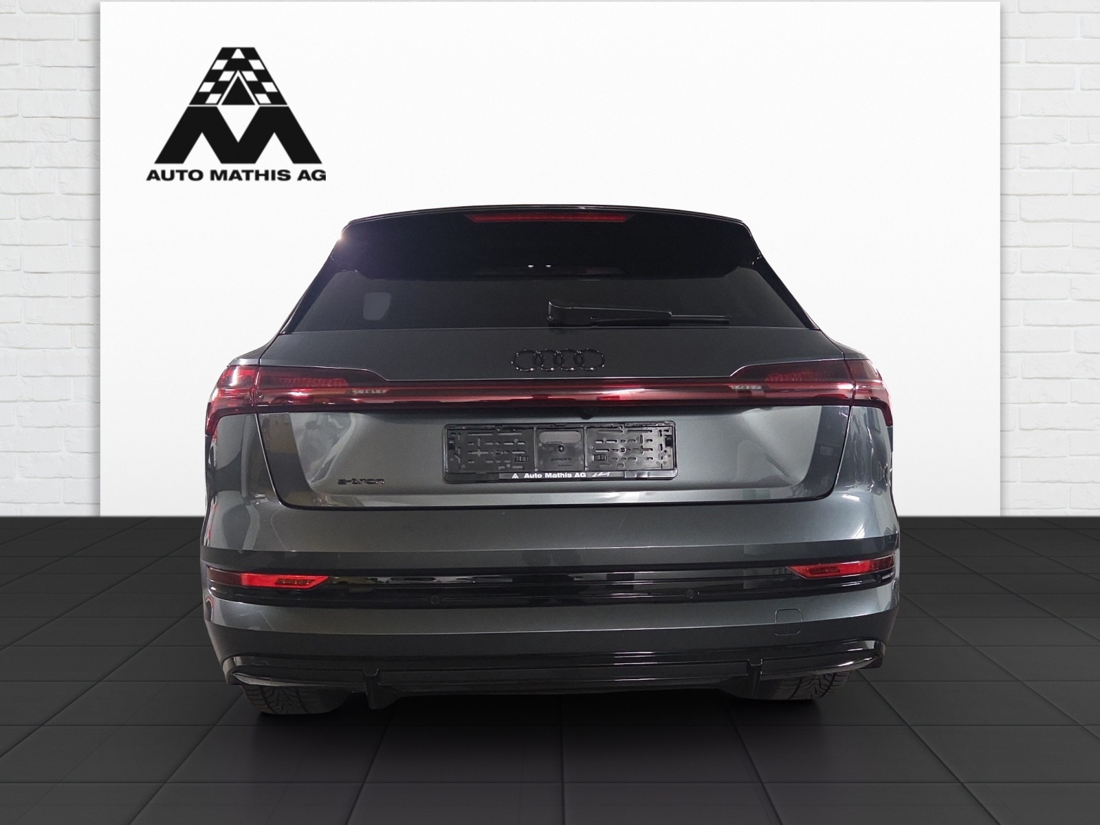 AUDI e-tron 55 S Line Black Edition quattro-image-9