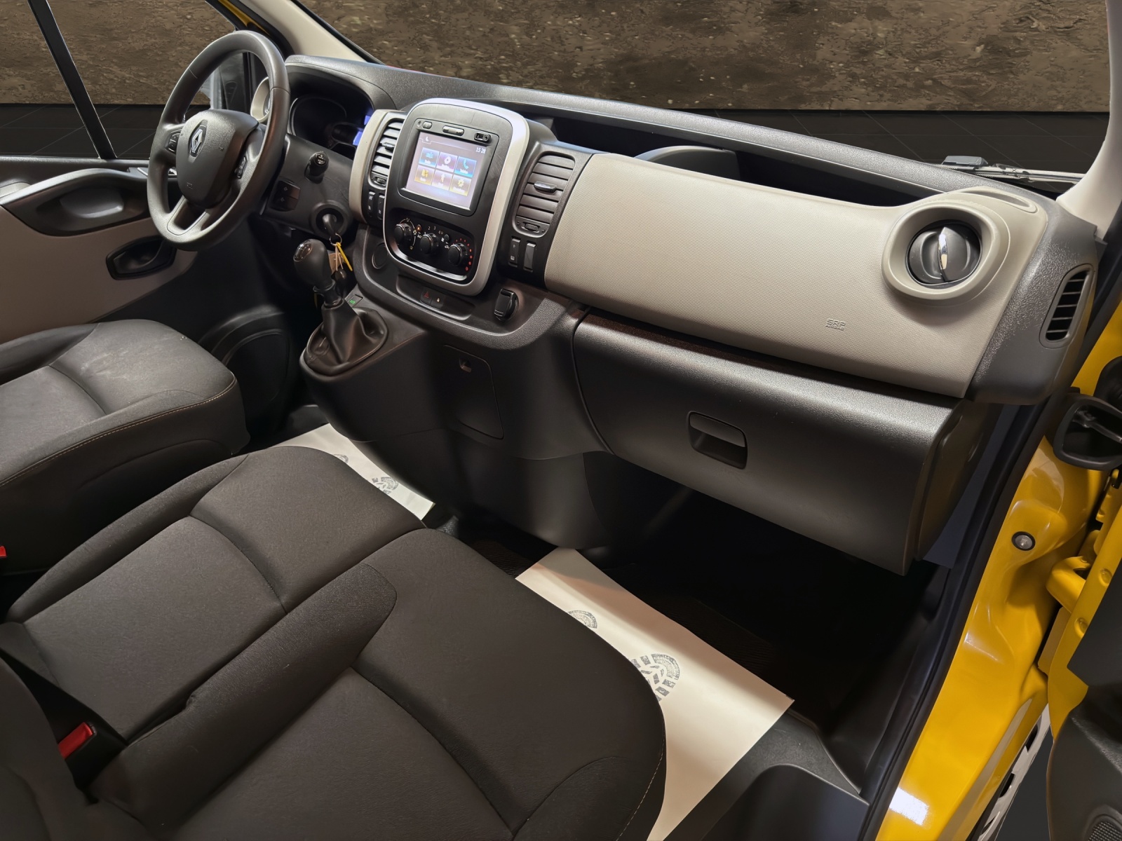 RENAULT Trafic 1.6 ENERGY TwinT. dCi125 2.9t Busin. L1H1-image-9