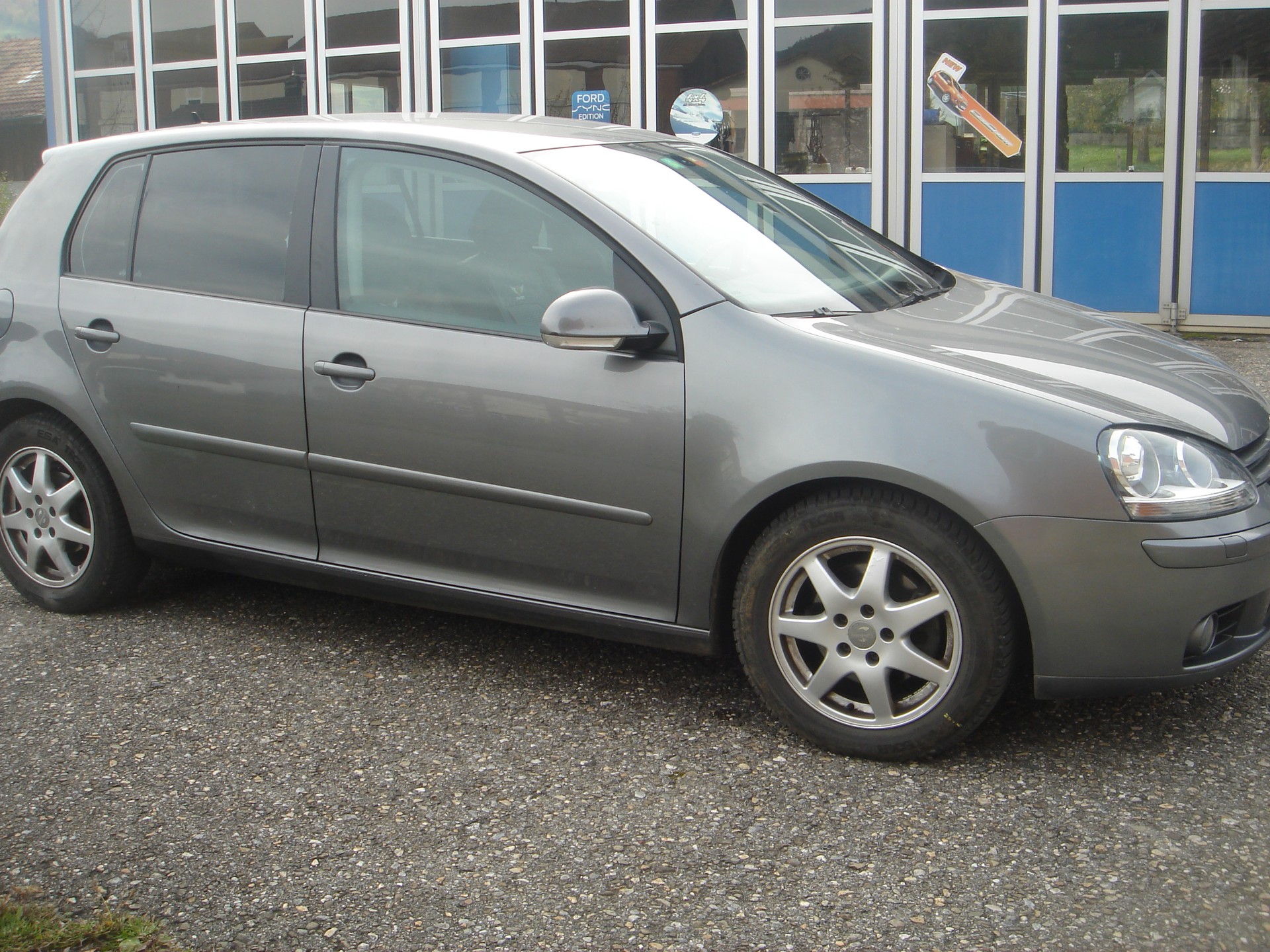 VW Golf 2.0 FSI Comfortline 4Motion-image-4