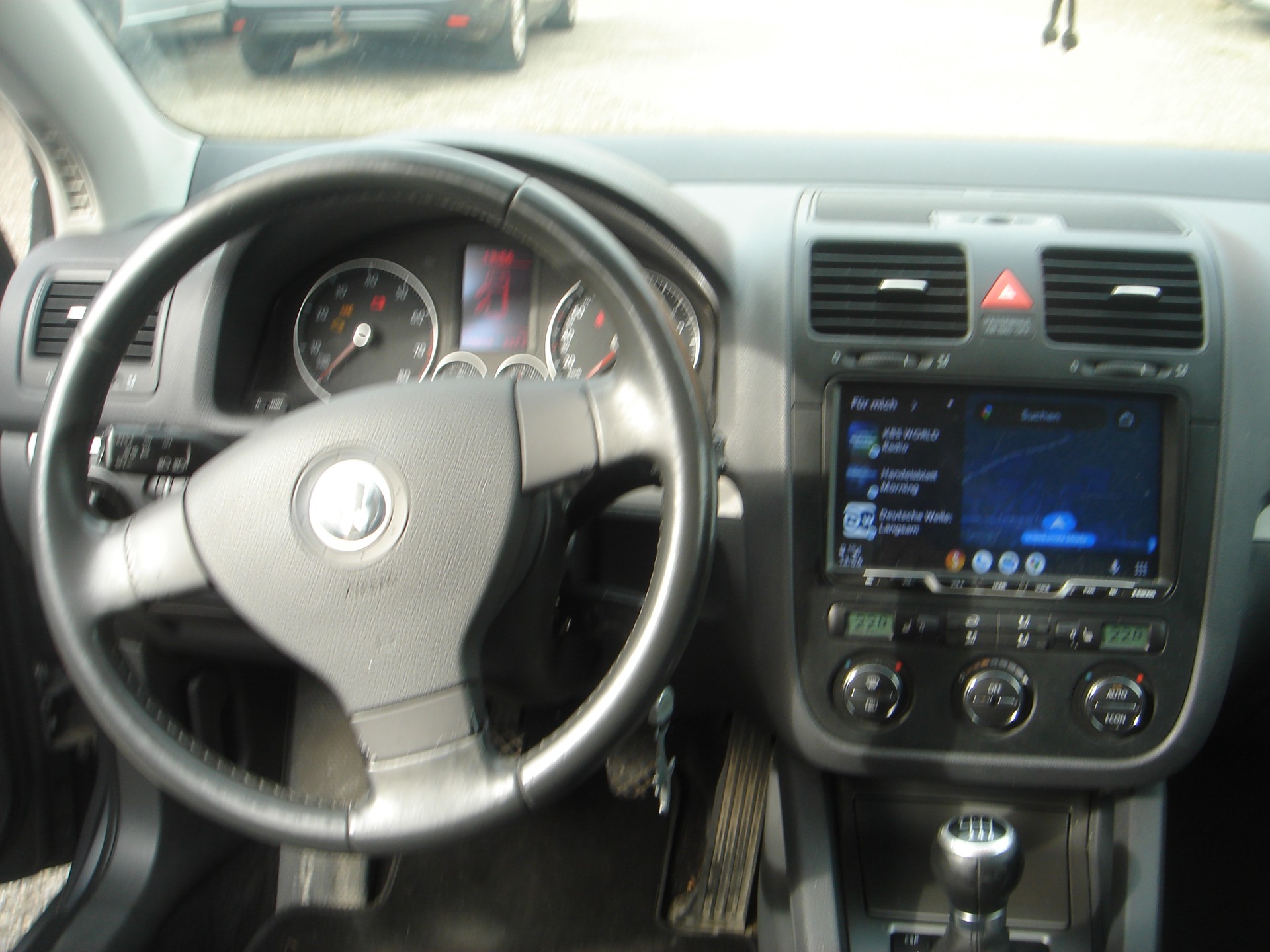 VW Golf 2.0 FSI Comfortline 4Motion-image-7