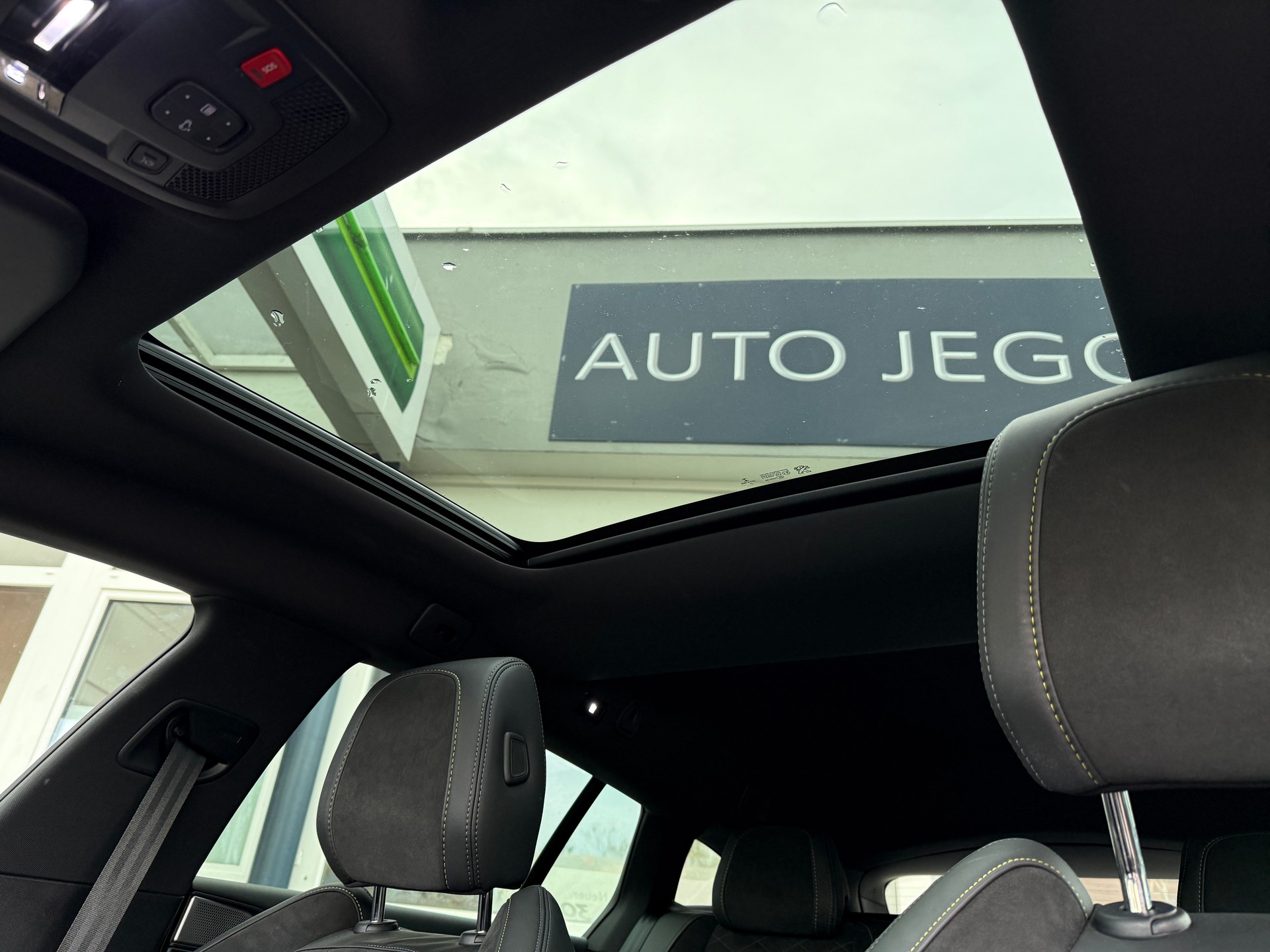 PEUGEOT 508 SW Hybrid4 360 e Sport Engineered-image-8
