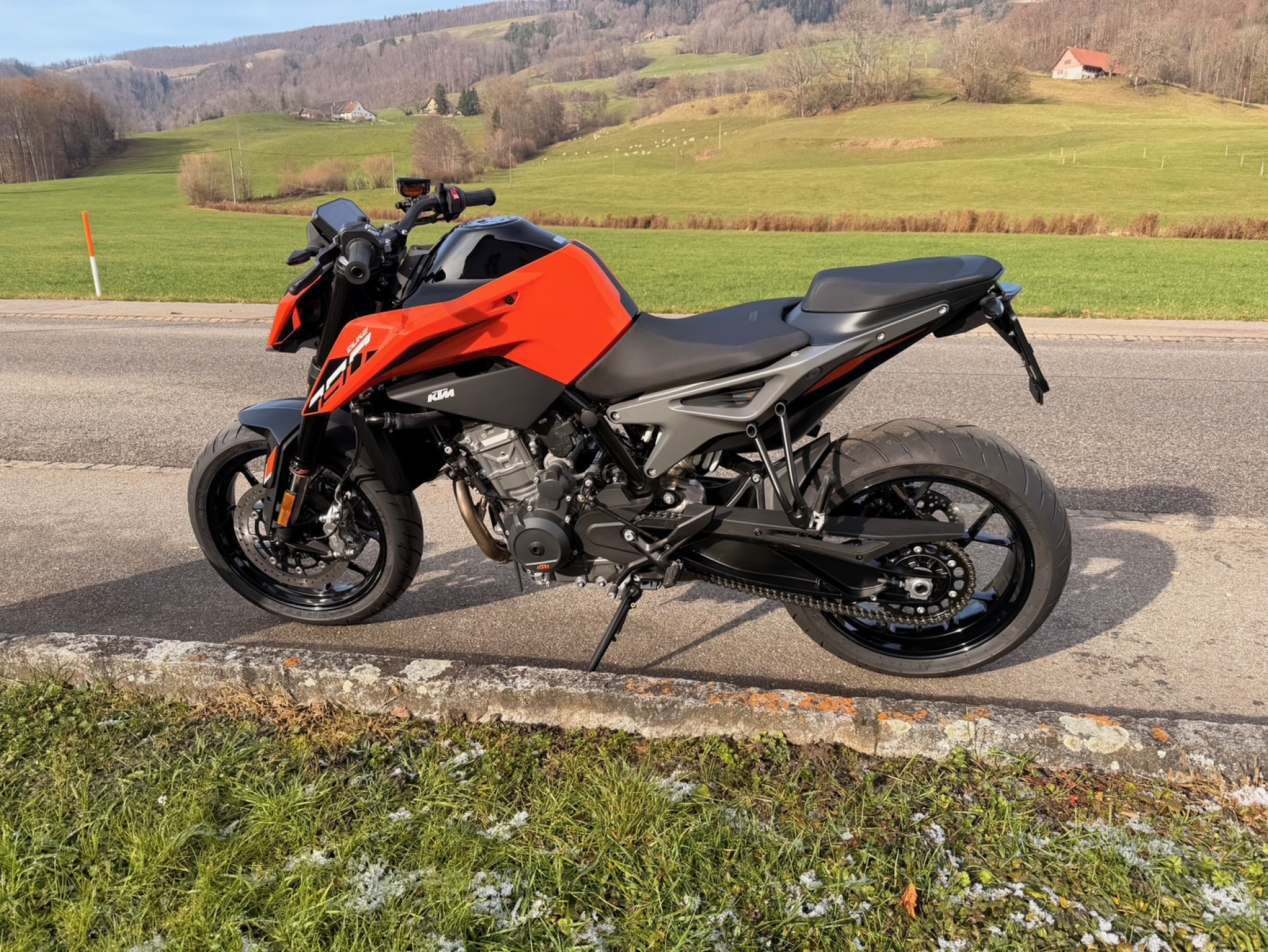 KTM 790 Duke-image-1
