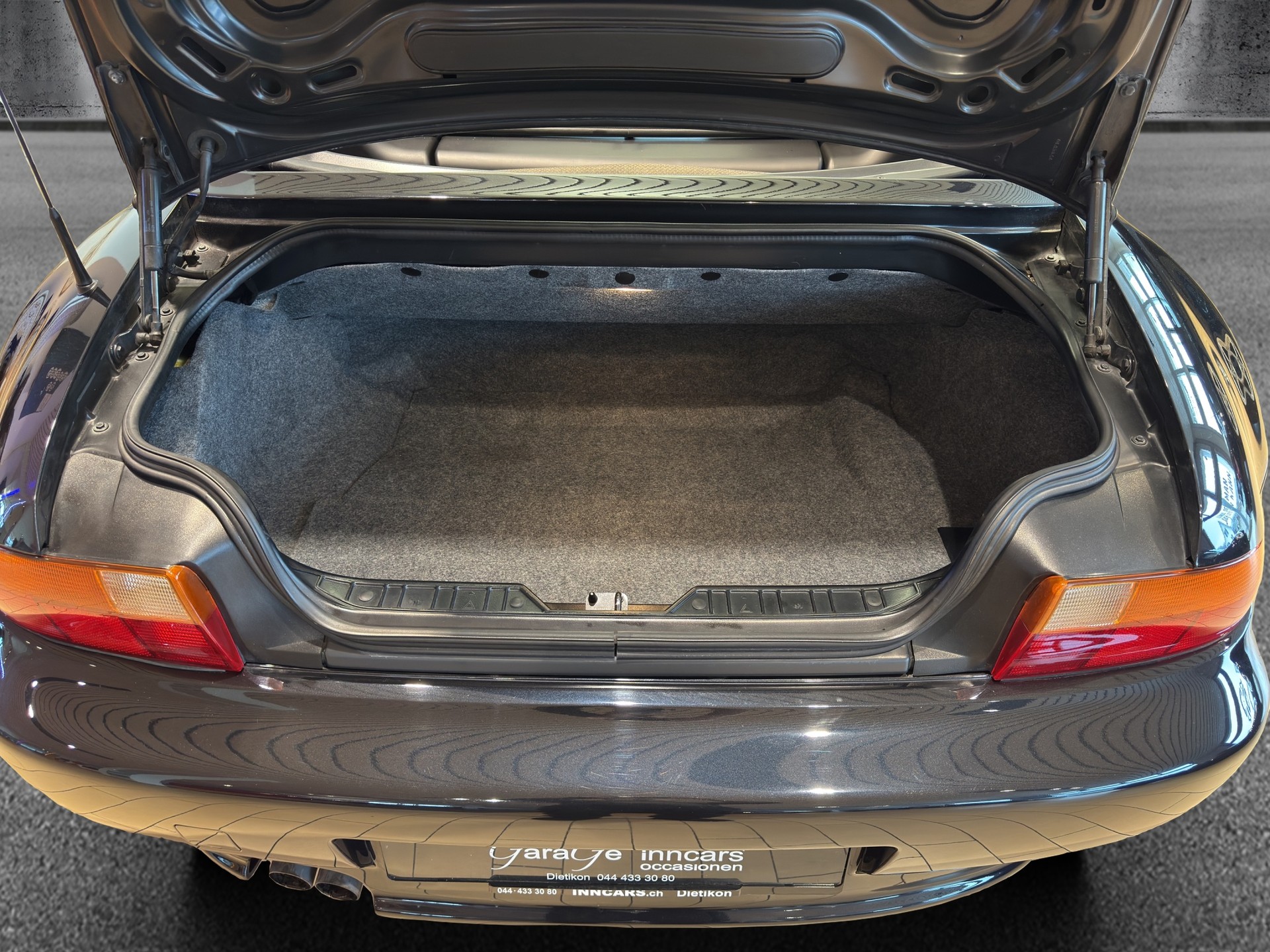 BMW Z3 2.8i Roadster-image-11