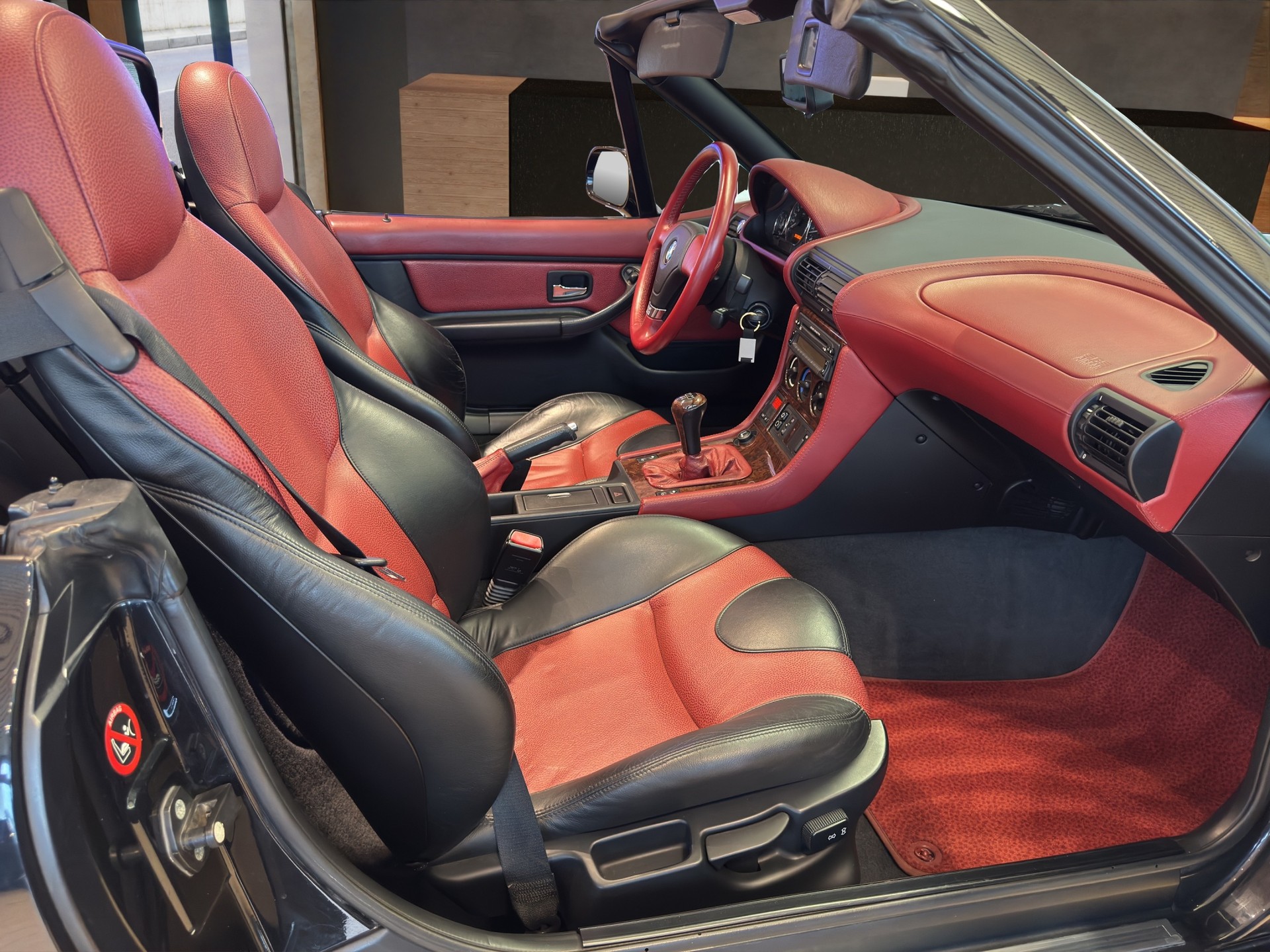 BMW Z3 2.8i Roadster-image-11