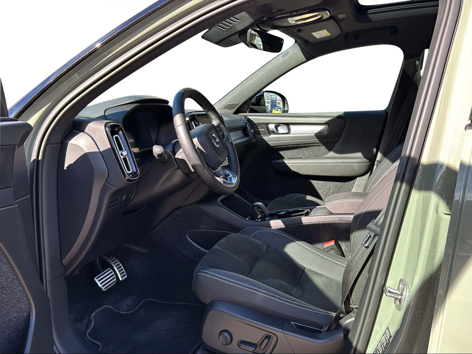 VOLVO XC40 P8 Twin Pro AWD-image-9