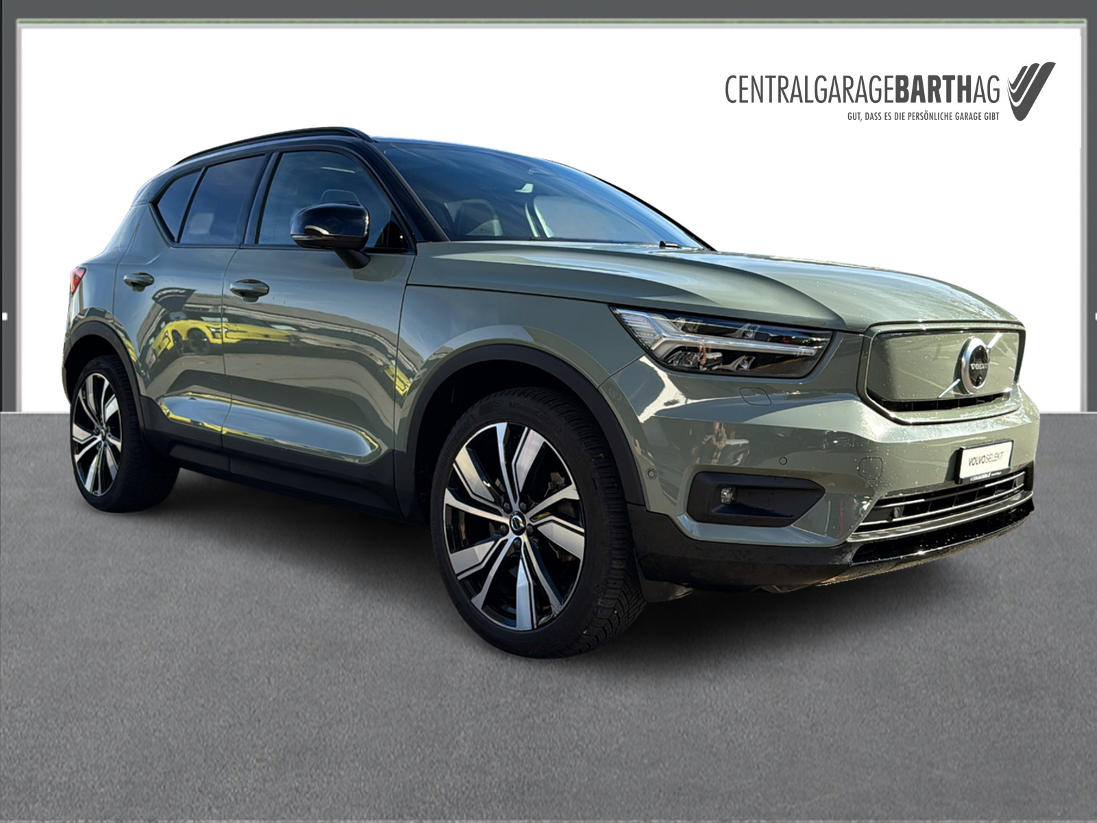 VOLVO XC40 P8 Twin Pro AWD-image-2