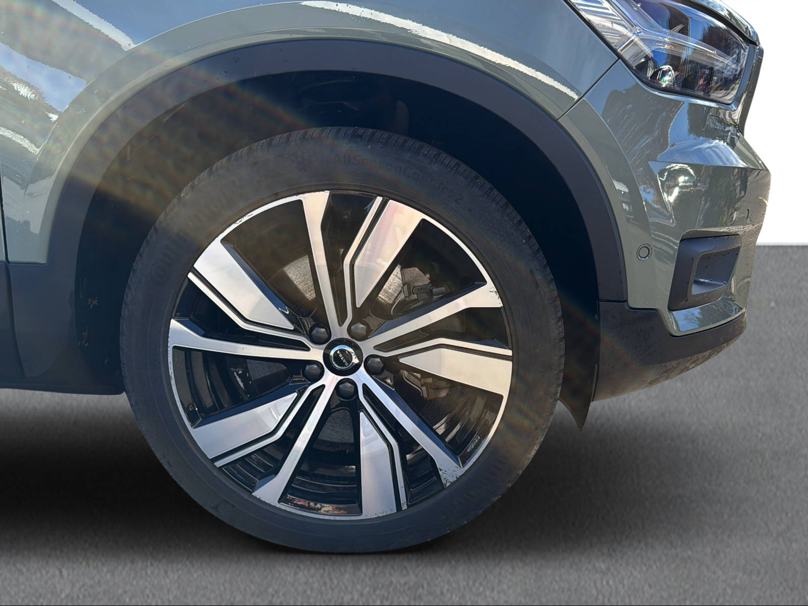 VOLVO XC40 P8 Twin Pro AWD-image-15