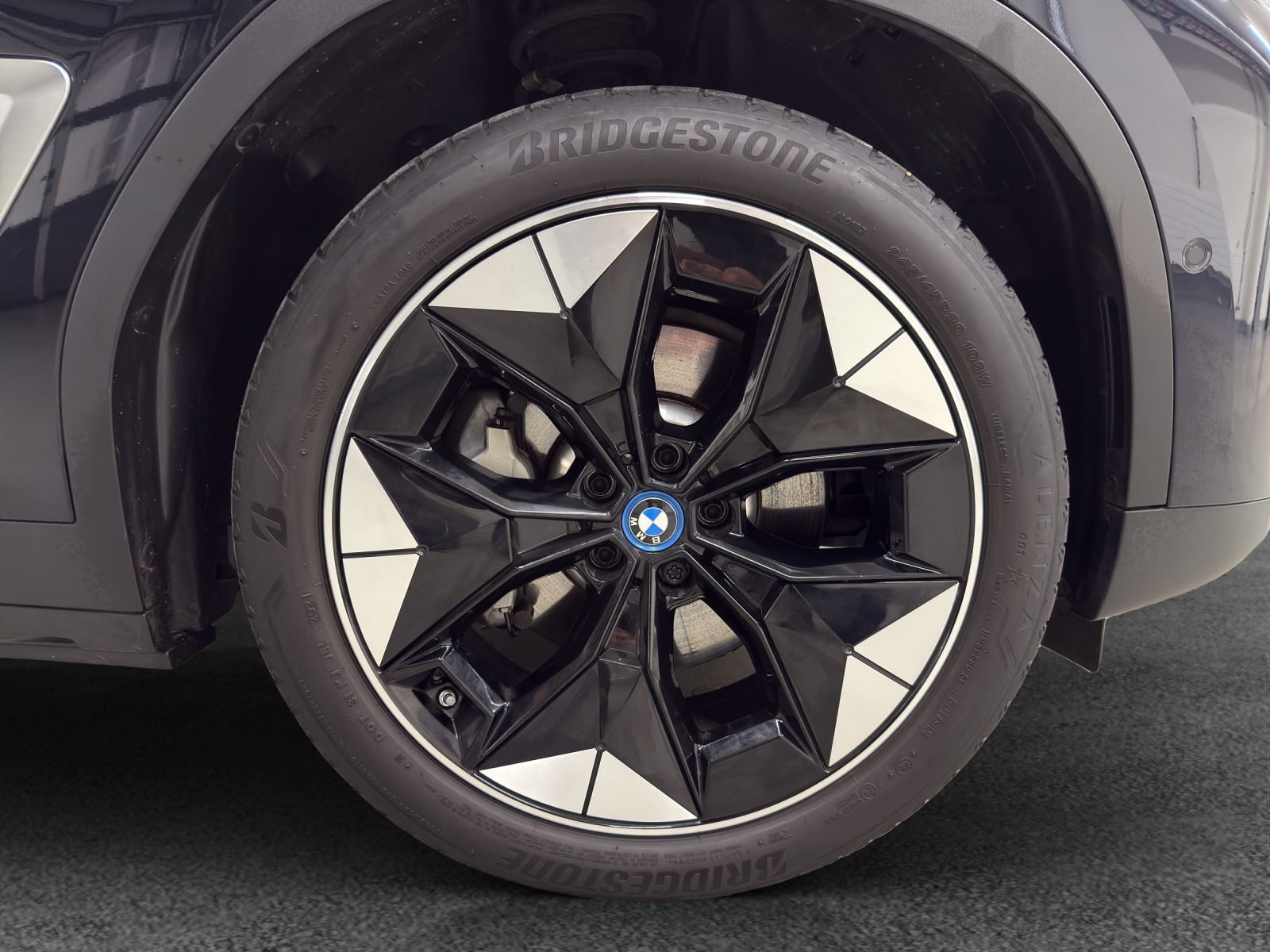 BMW iX3 Impressive-image-11