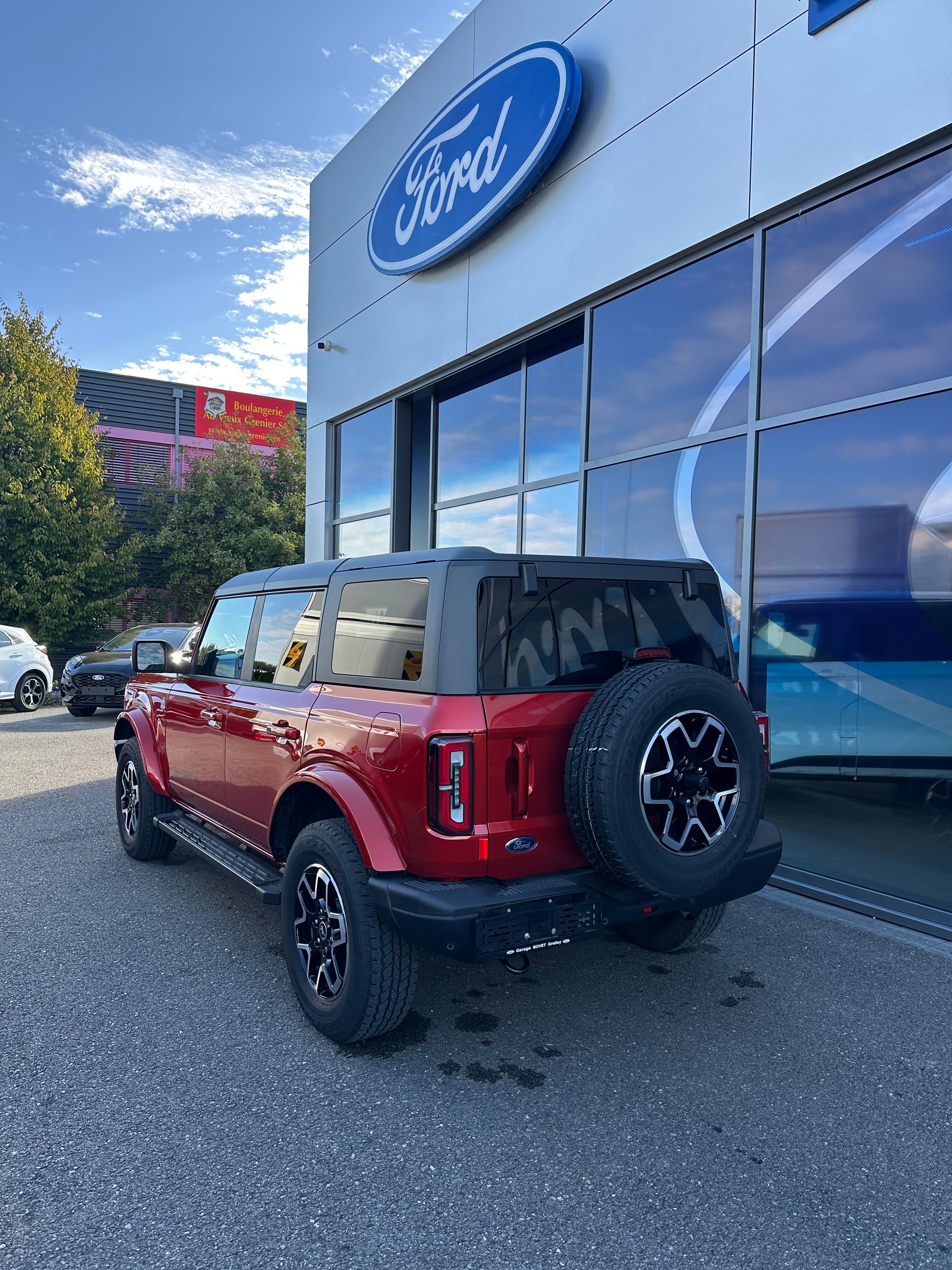 FORD Bronco 2.7 V6 Outer Banks-showroom-element-3