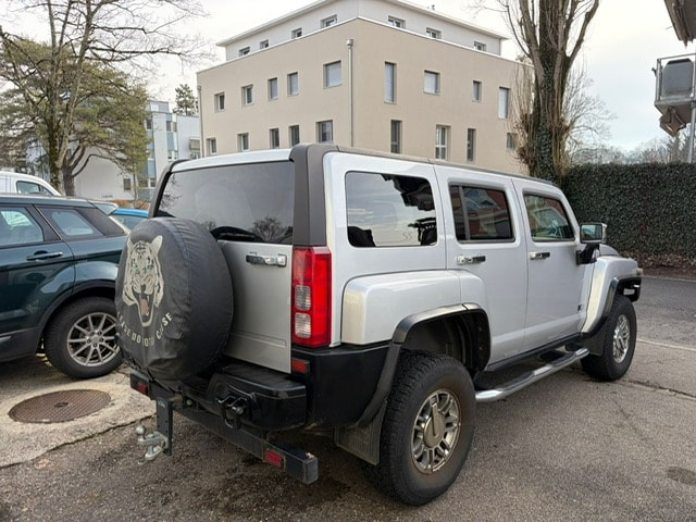 HUMMER H3-showroom-element-3
