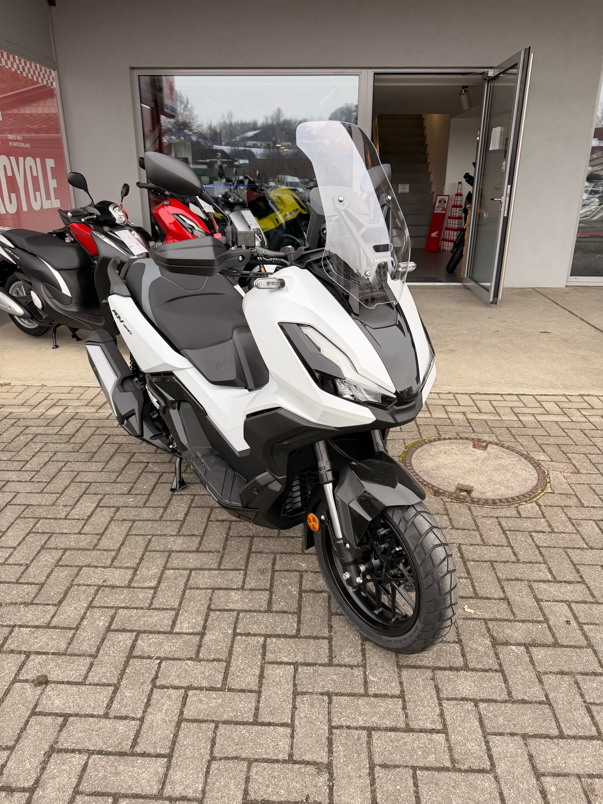 HONDA ADV 350-image-4