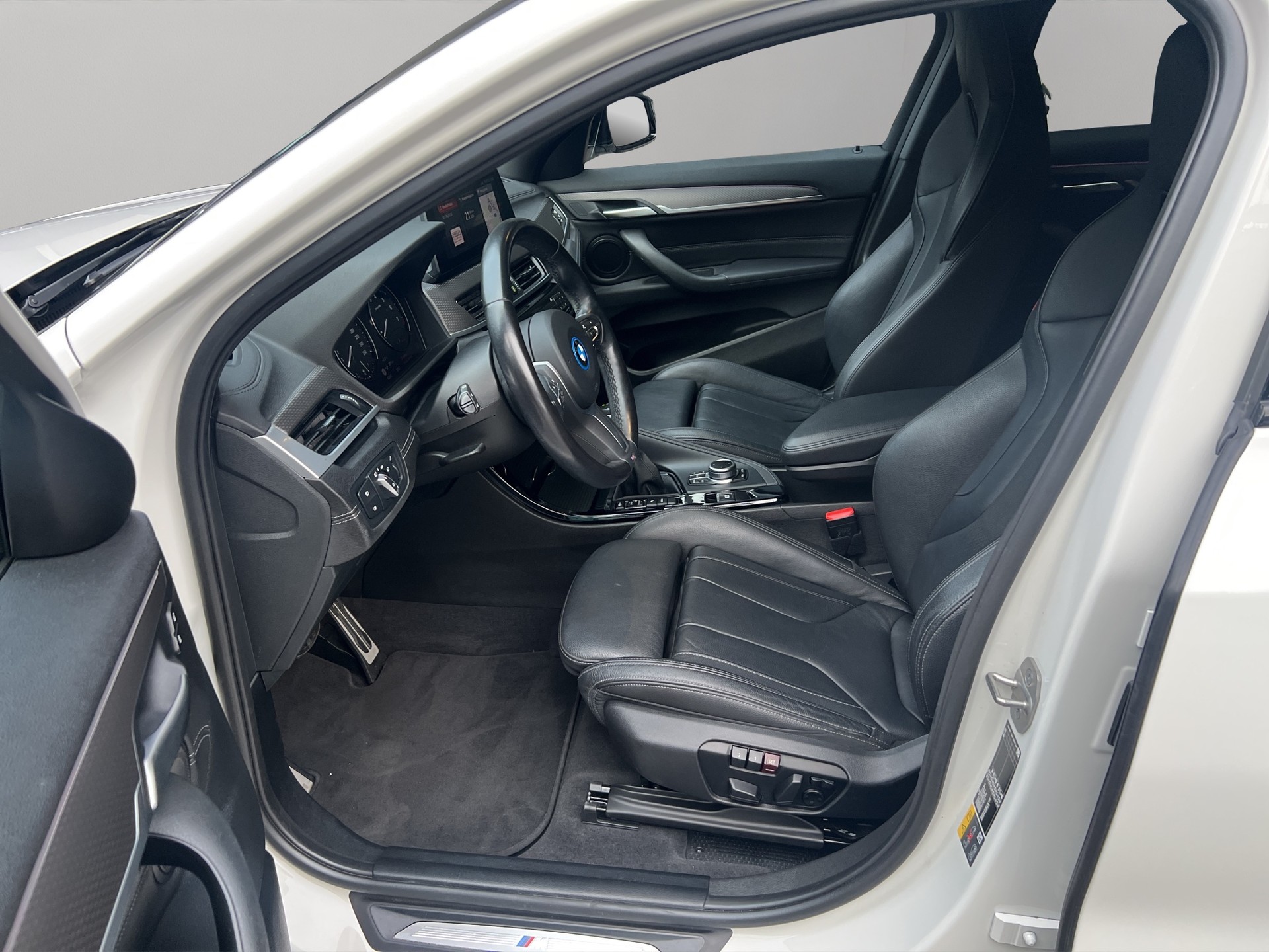 BMW X2 xDrive 25e M Sport Steptronic-image-11