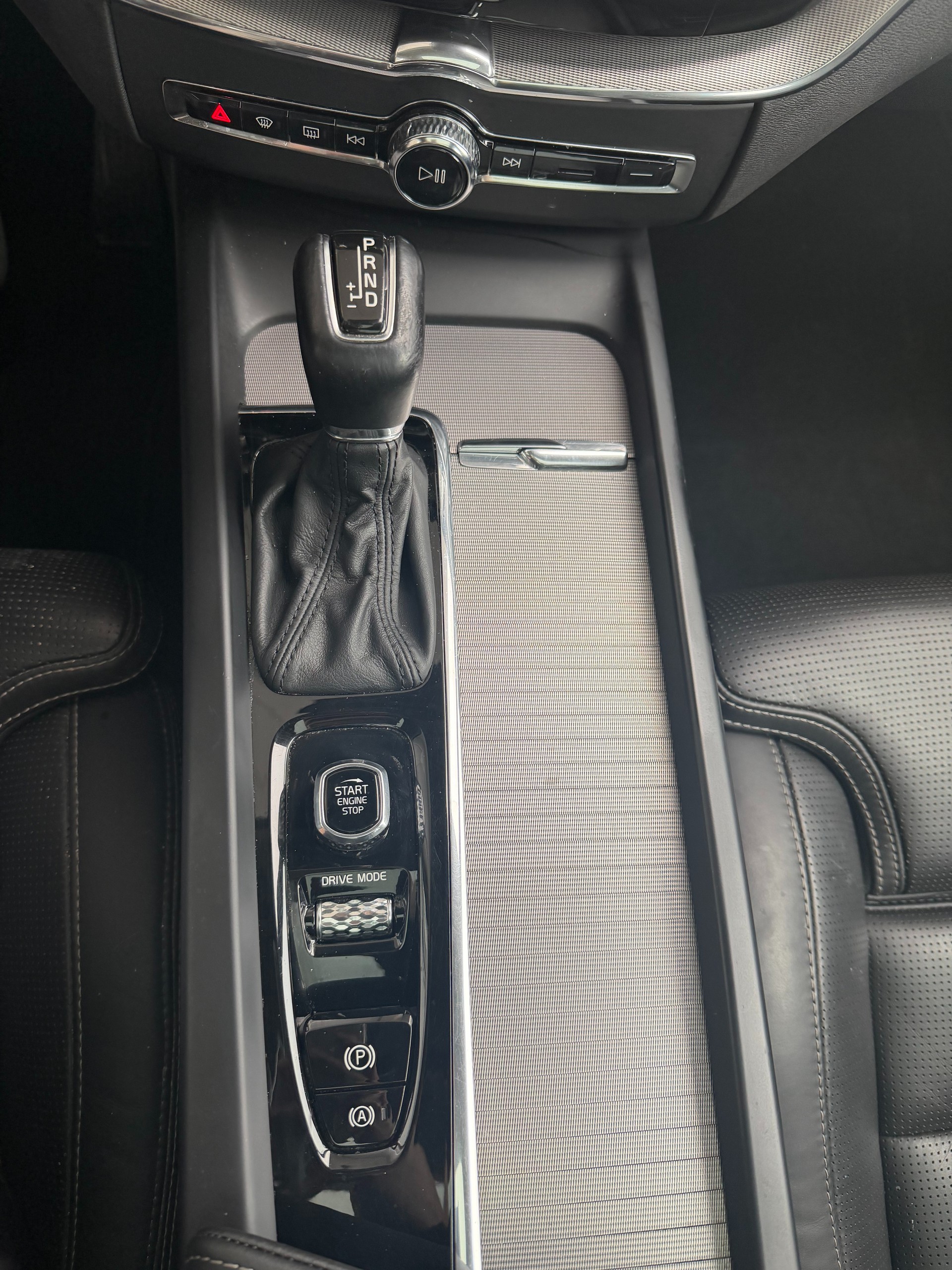 VOLVO XC60 T5 AWD Inscription Geartronic-image-13