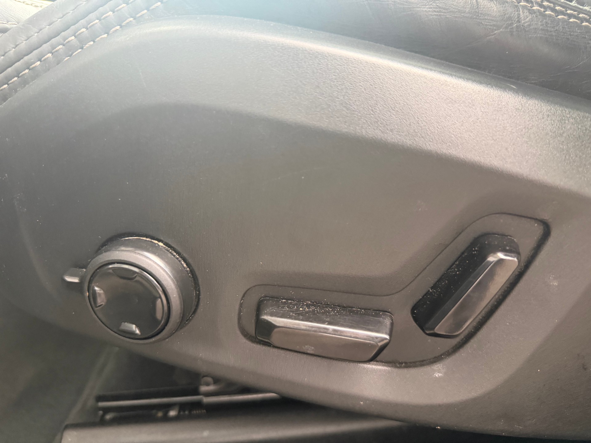 VOLVO XC60 T5 AWD Inscription Geartronic-image-4