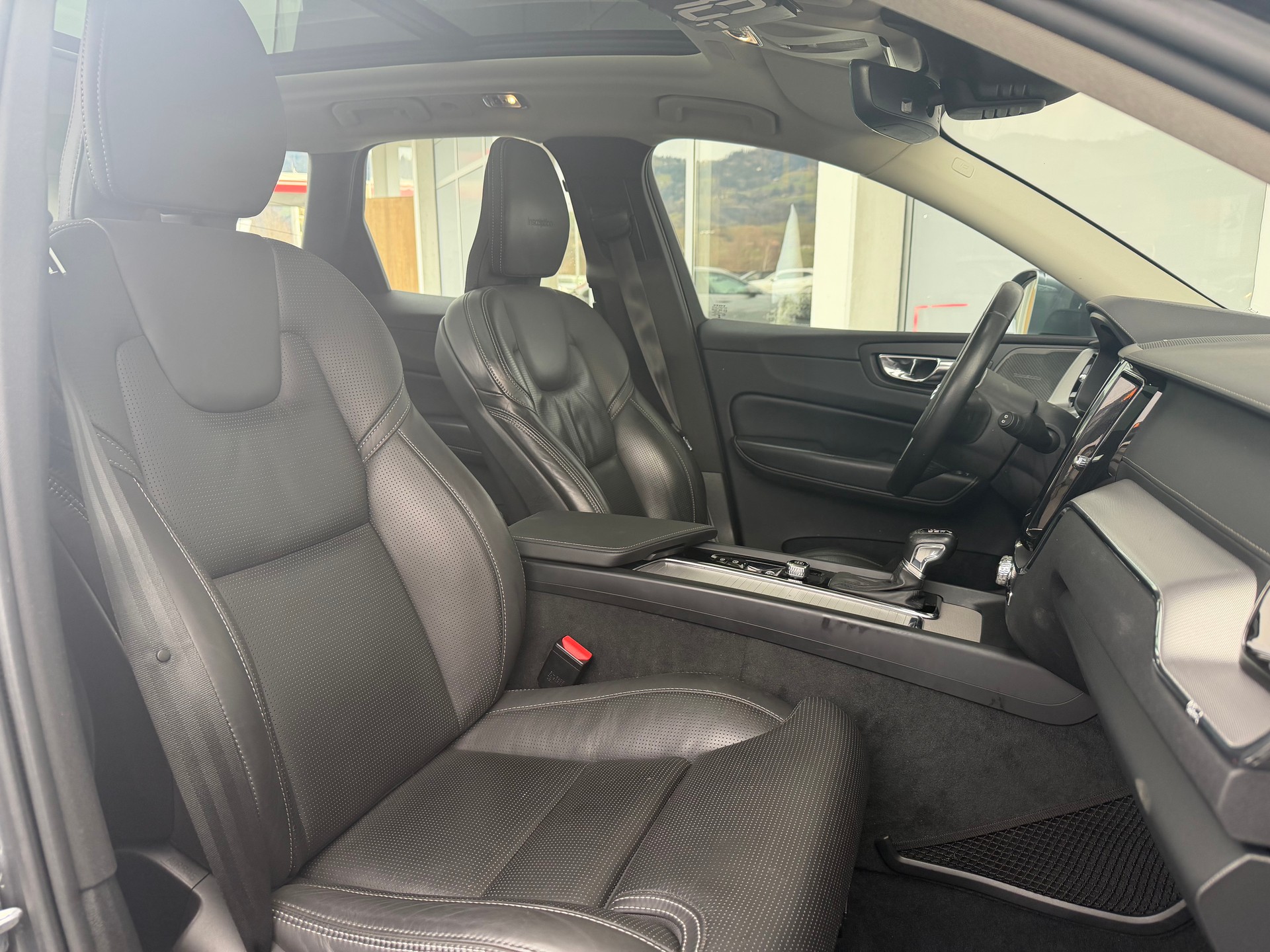 VOLVO XC60 T5 AWD Inscription Geartronic-image-3