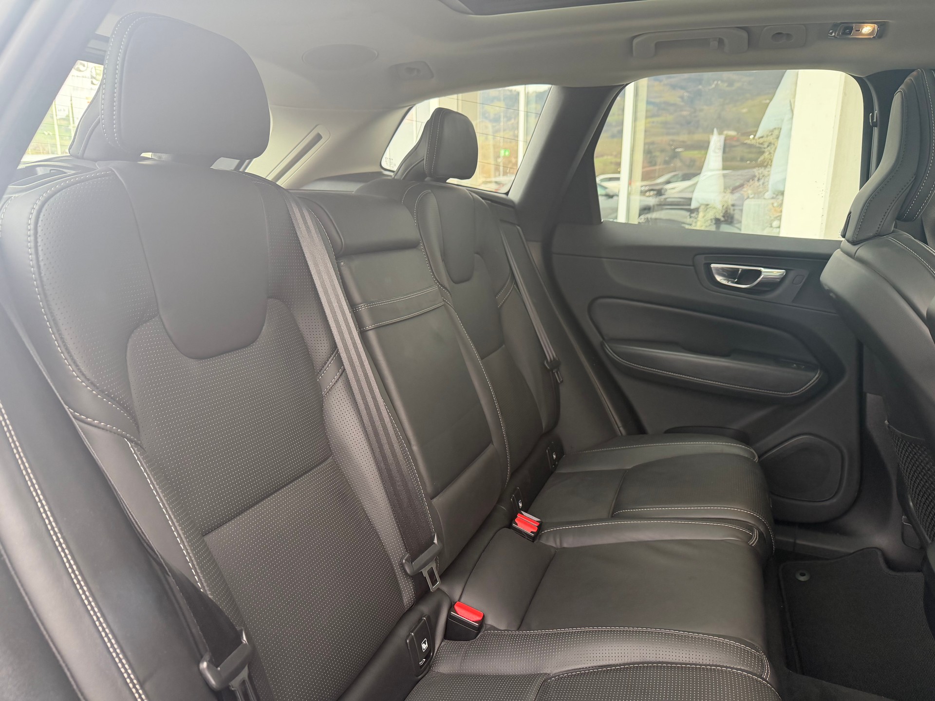 VOLVO XC60 T5 AWD Inscription Geartronic-image-5