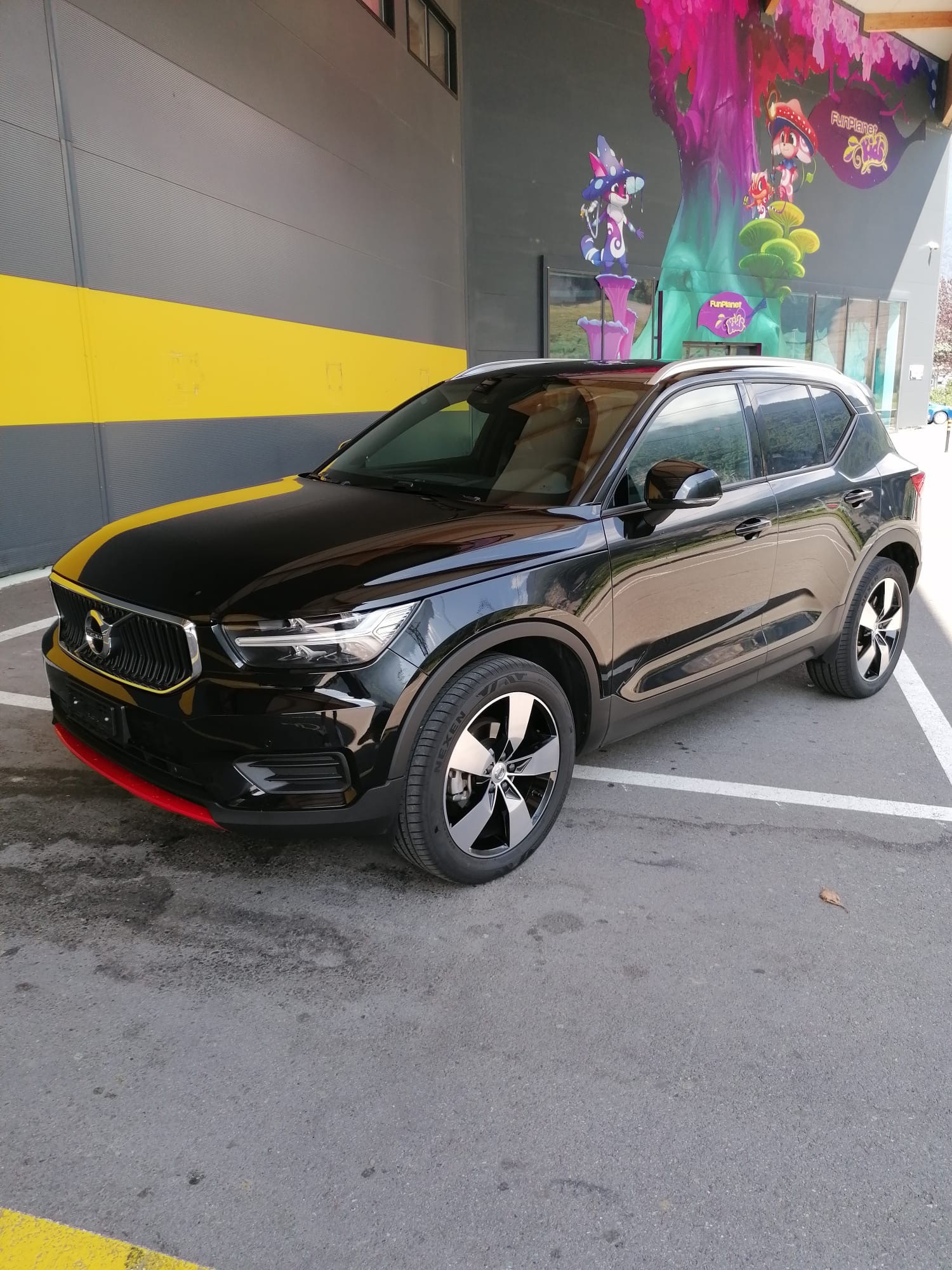 VOLVO XC40 T3 Momentum Light Geartronic