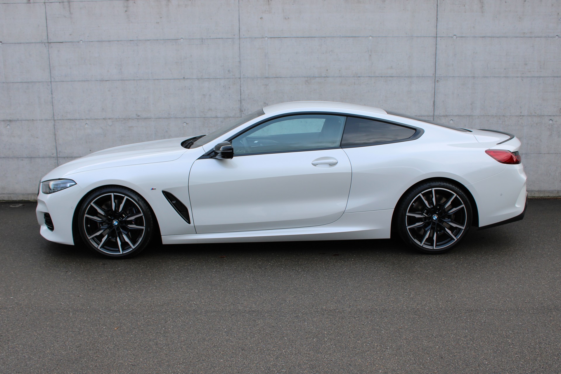 BMW M850i xDrive-image-7
