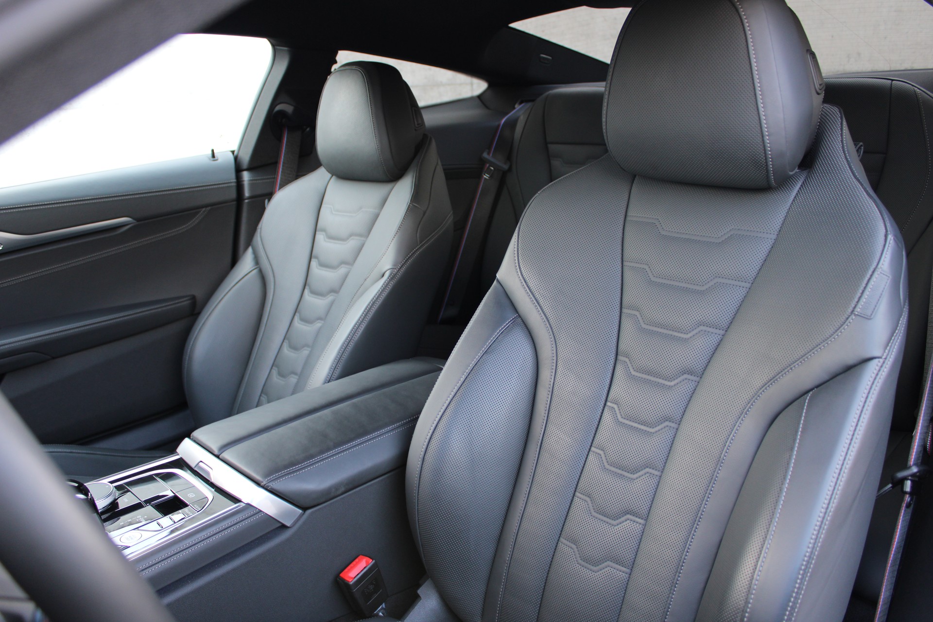 BMW M850i xDrive-image-10
