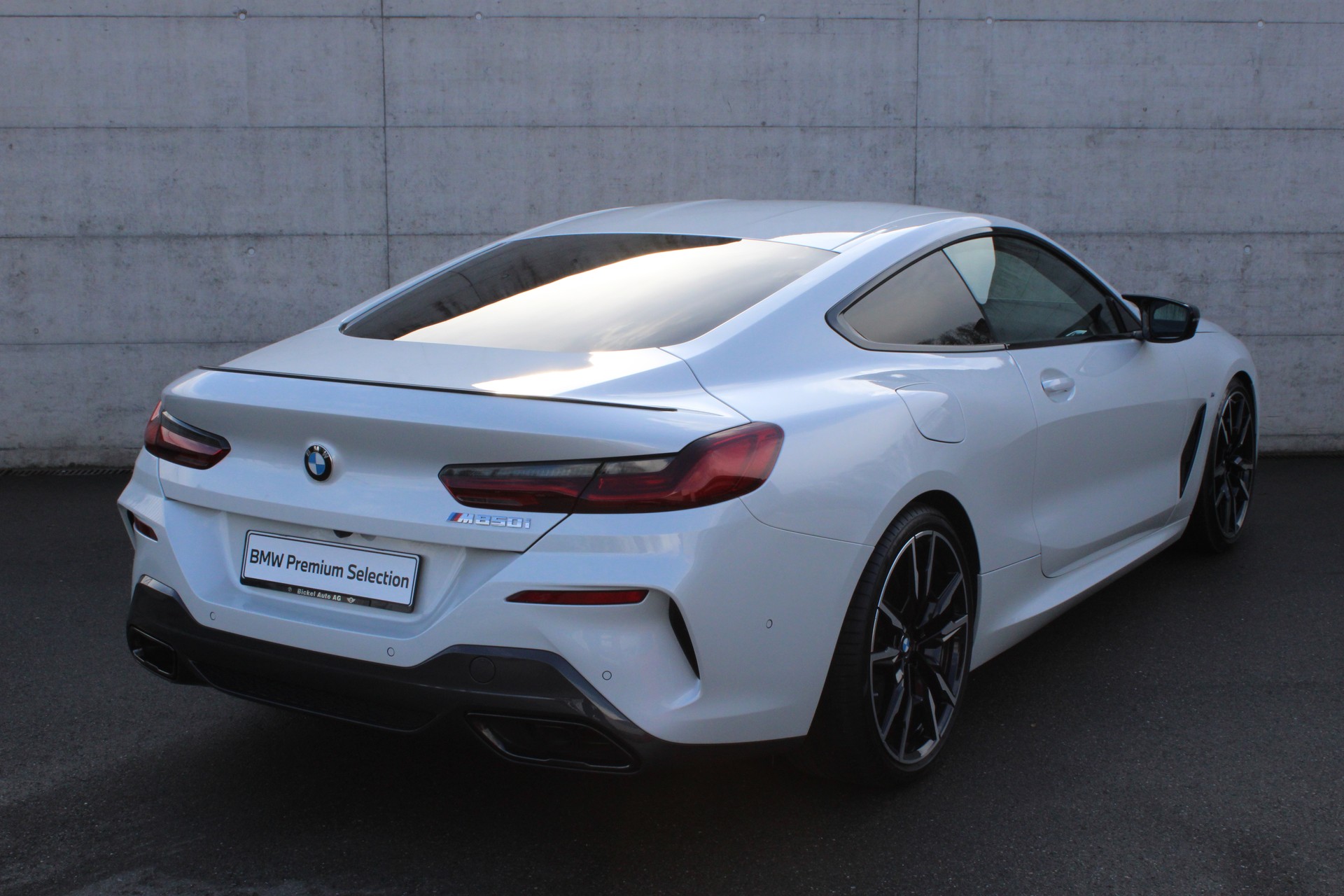 BMW M850i xDrive-showroom-element-3