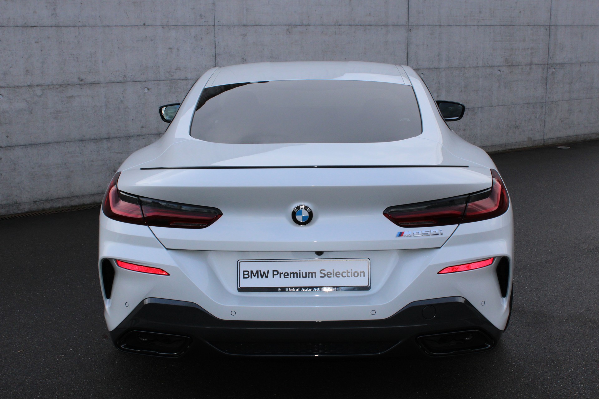 BMW M850i xDrive-image-4