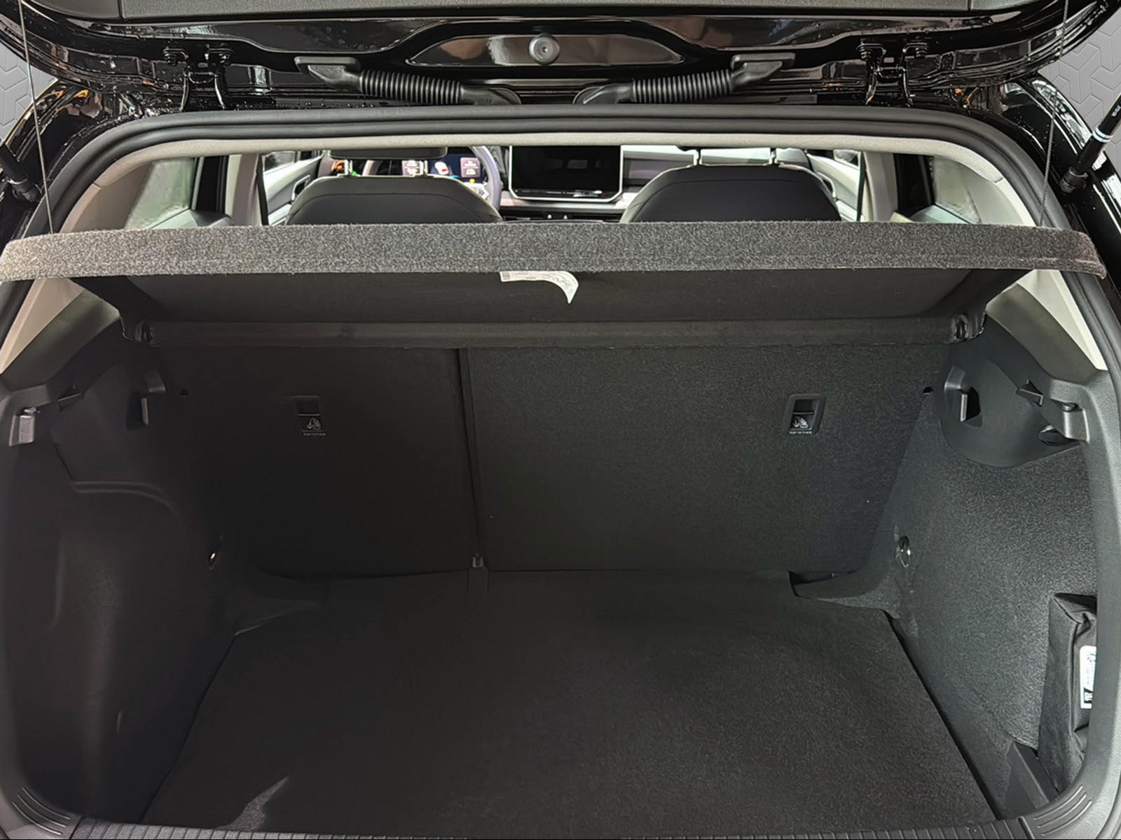 VW Golf 1.5 TSI Basis-image-10
