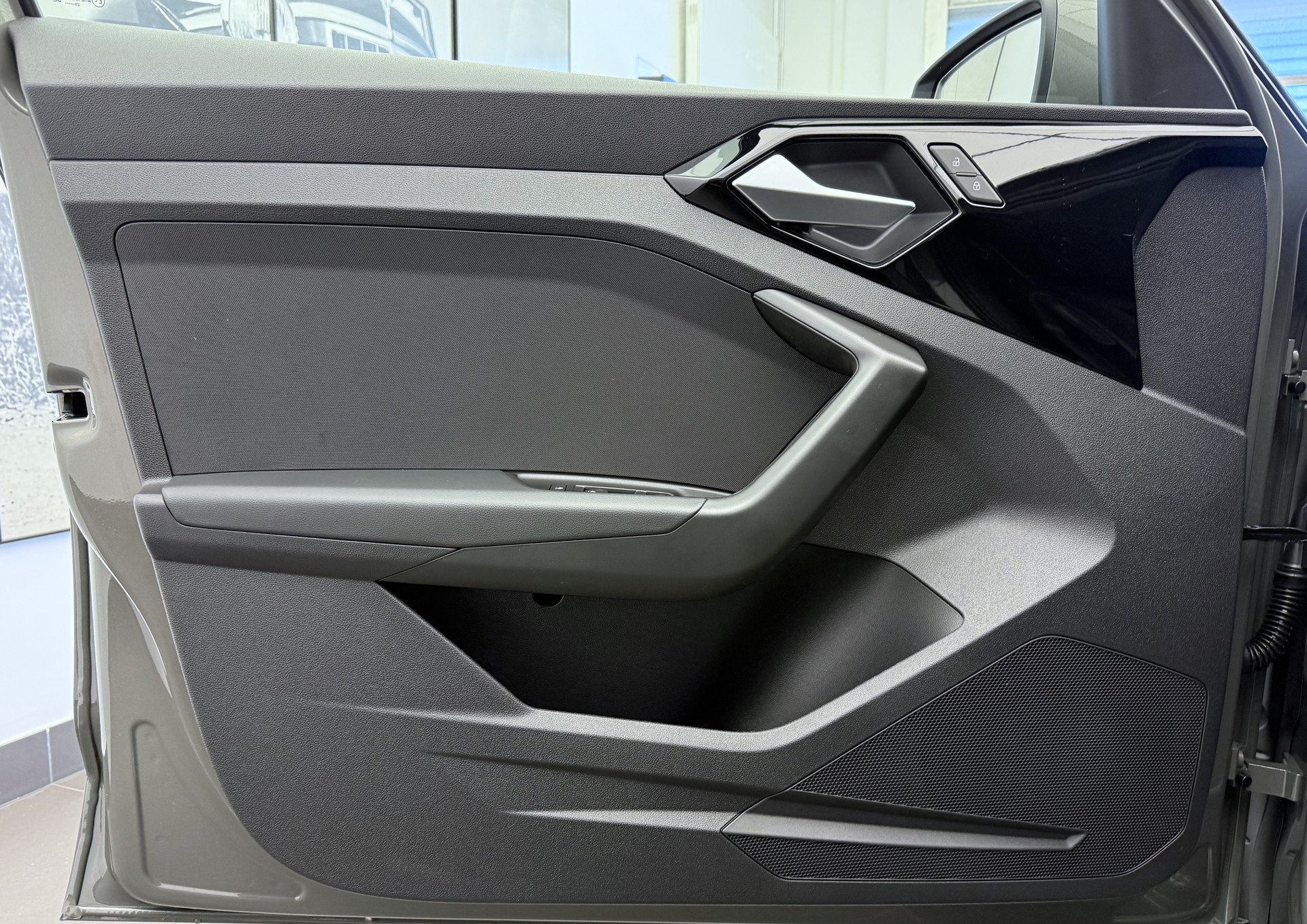 AUDI A1 Sportback 30 TFSI Attraction S-tronic-image-3