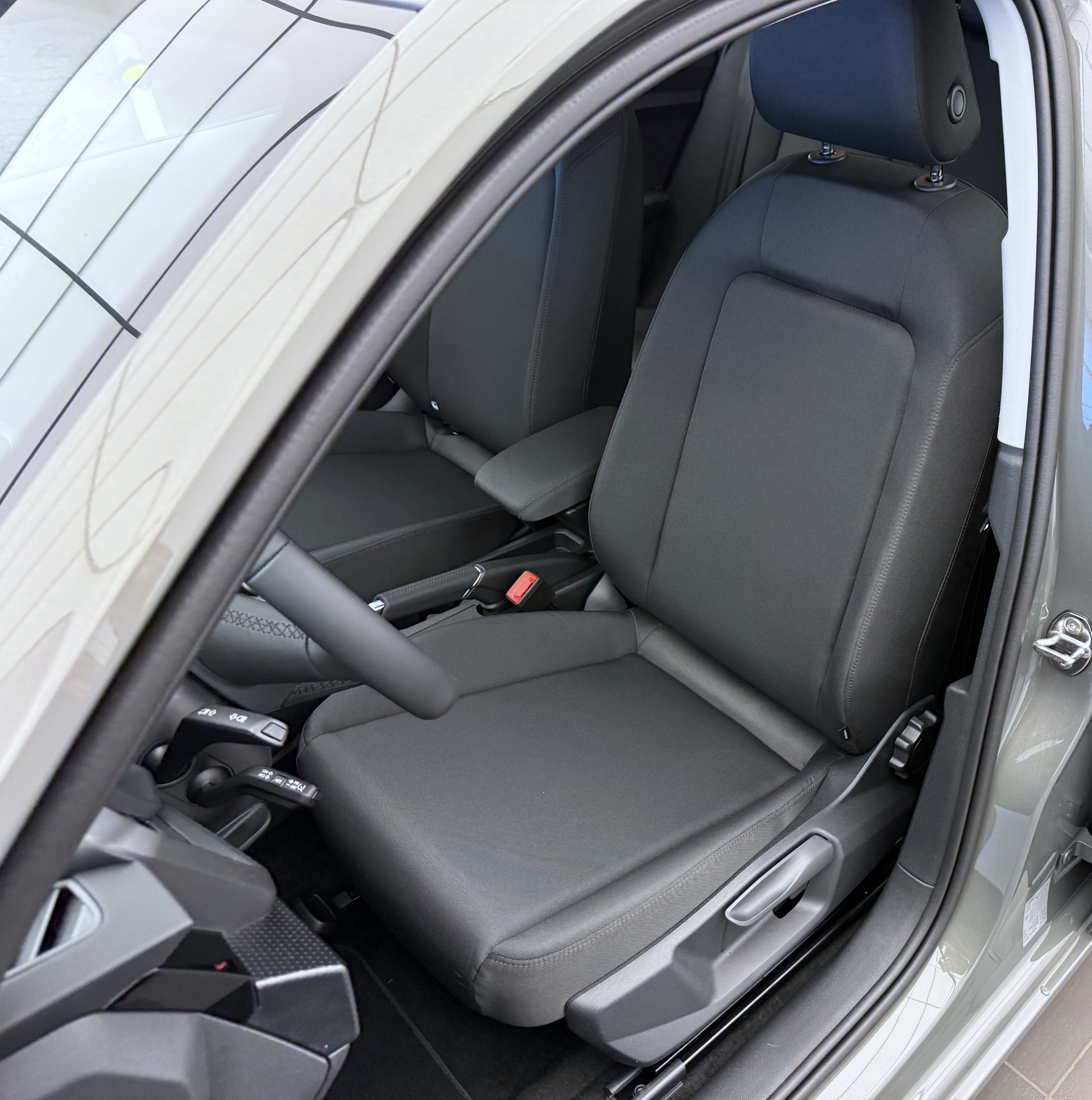 AUDI A1 Sportback 30 TFSI Attraction S-tronic-image-4