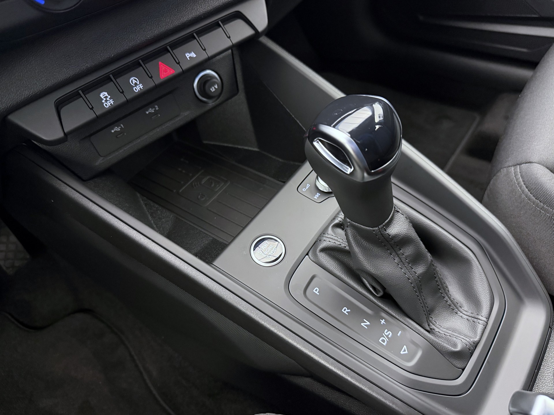 AUDI A1 Sportback 30 TFSI Attraction S-tronic-image-11