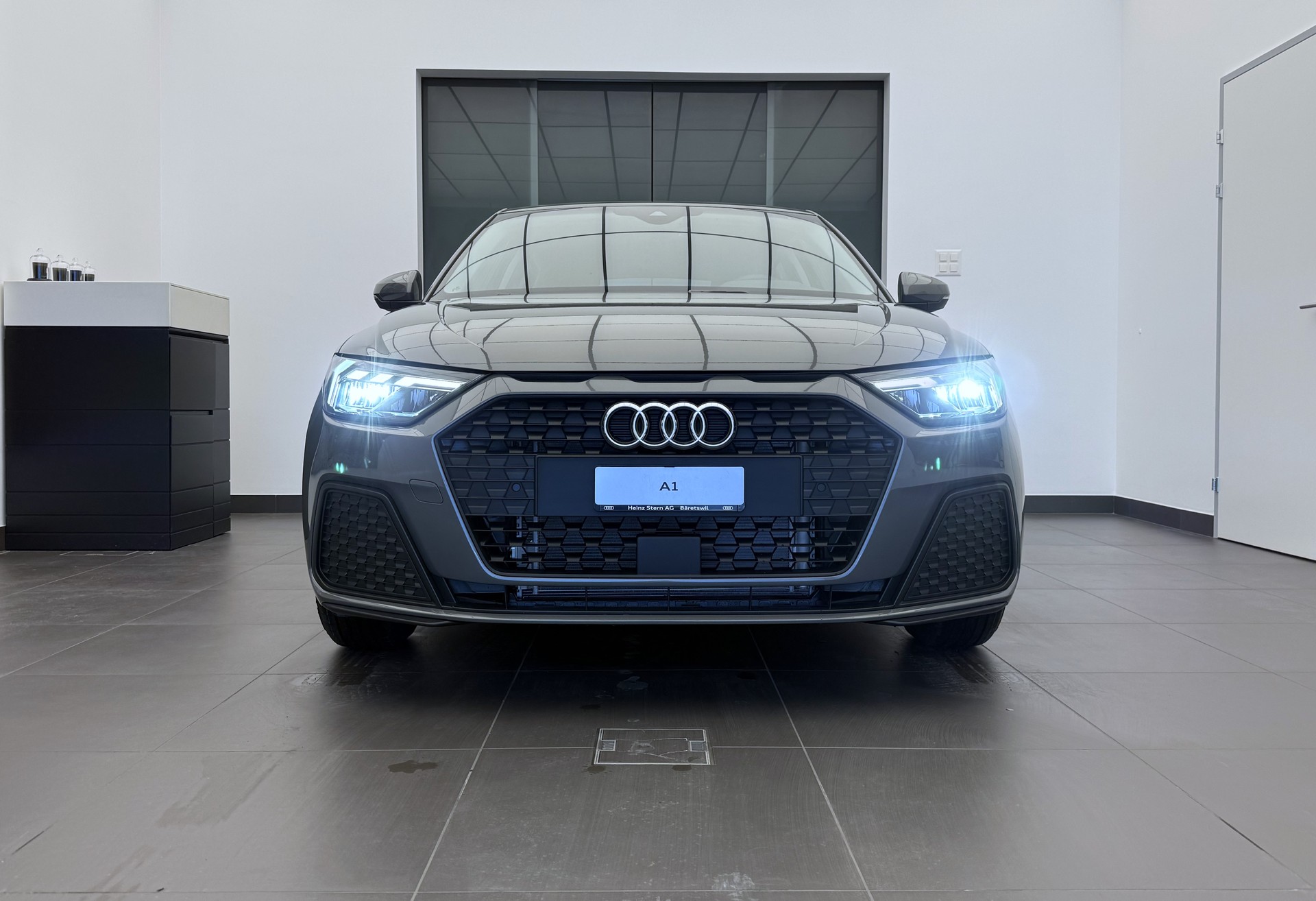 AUDI A1 Sportback 30 TFSI Attraction S-tronic-image-1