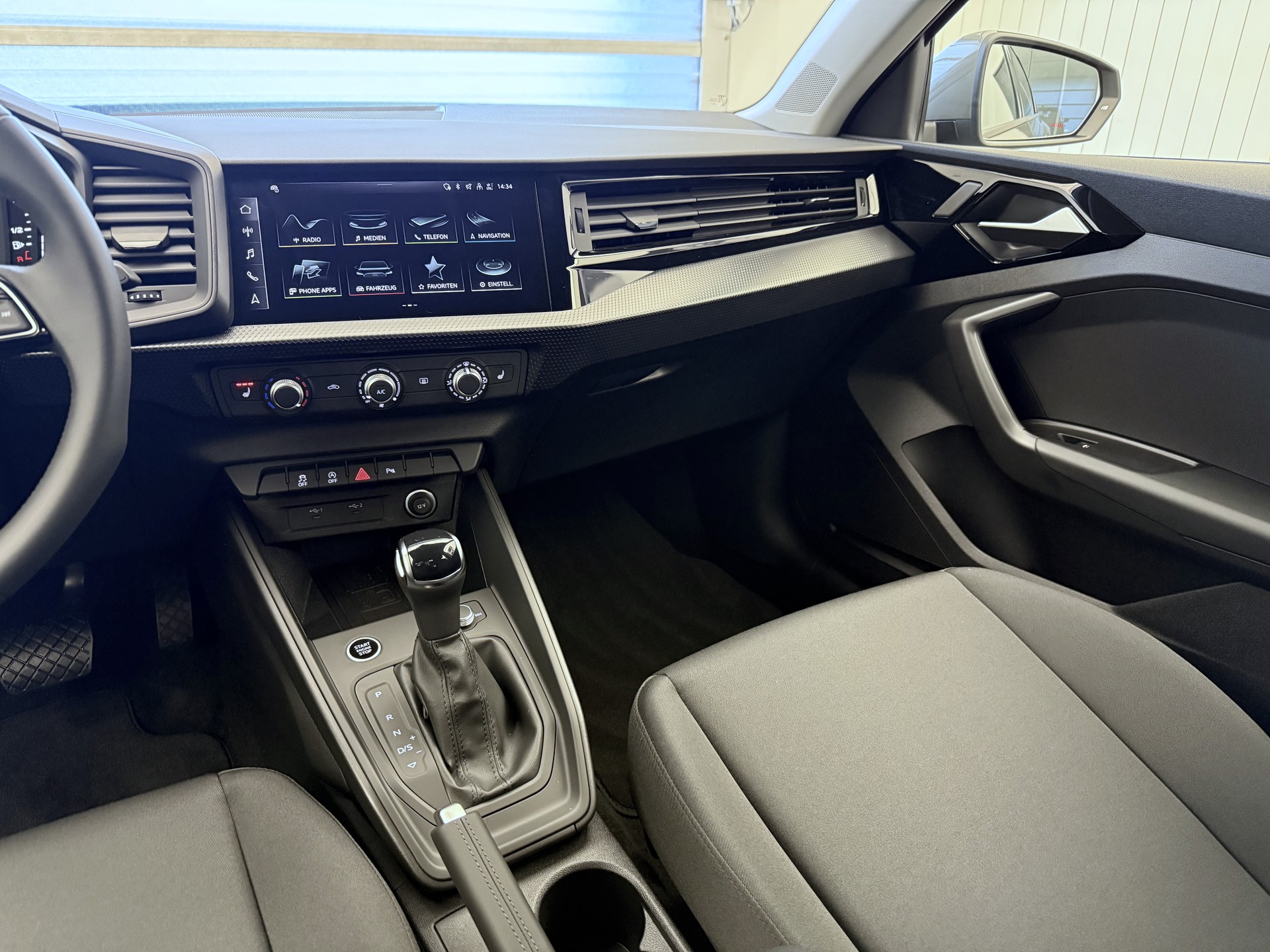 AUDI A1 Sportback 30 TFSI Attraction S-tronic-image-16
