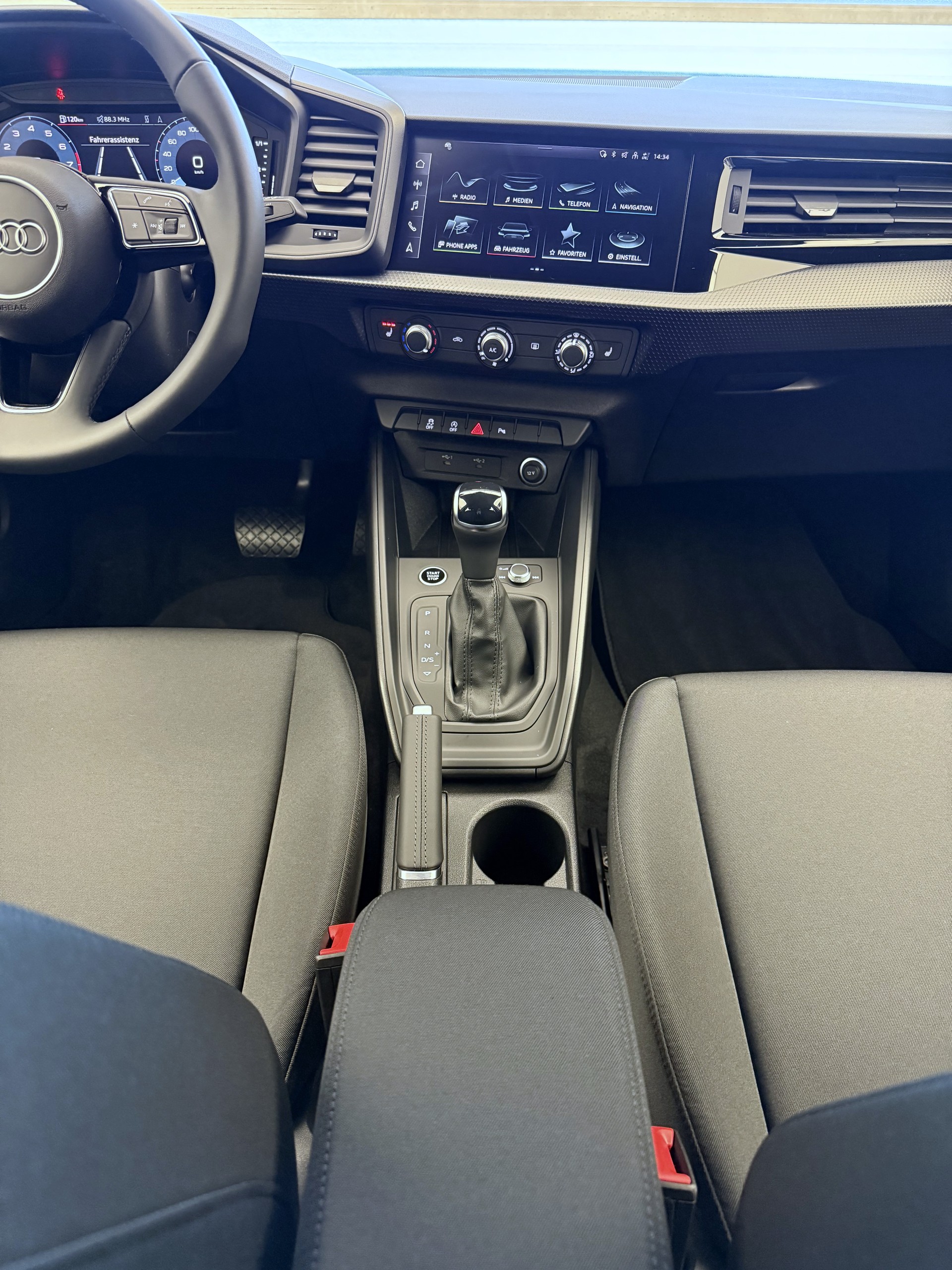 AUDI A1 Sportback 30 TFSI Attraction S-tronic-image-9