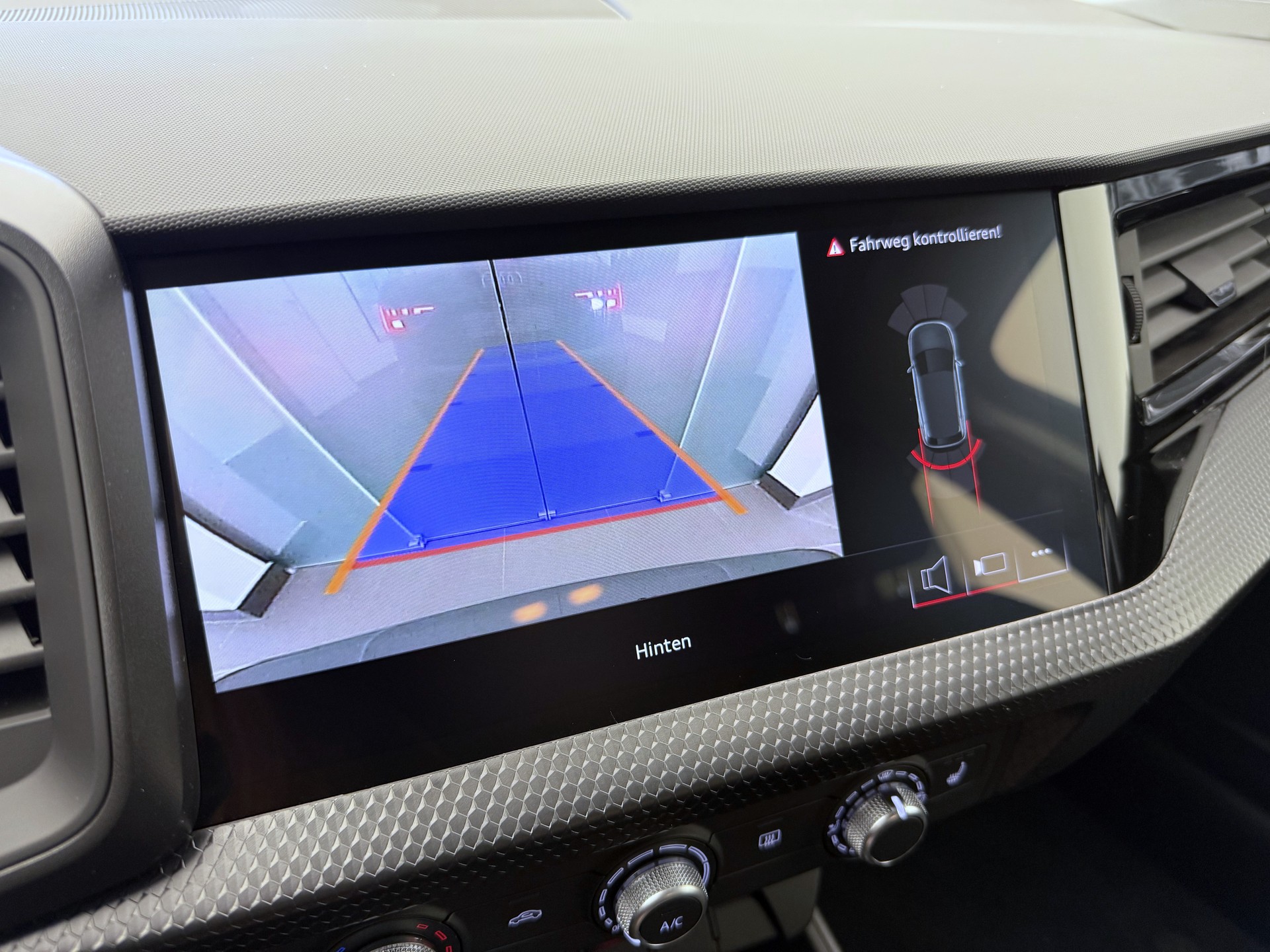 AUDI A1 Sportback 30 TFSI Attraction S-tronic-image-15