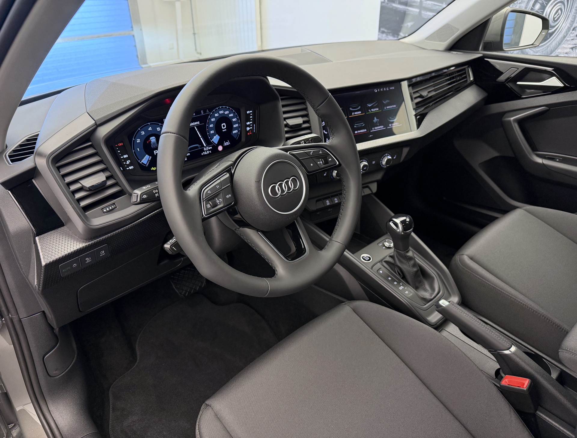 AUDI A1 Sportback 30 TFSI Attraction S-tronic-image-5