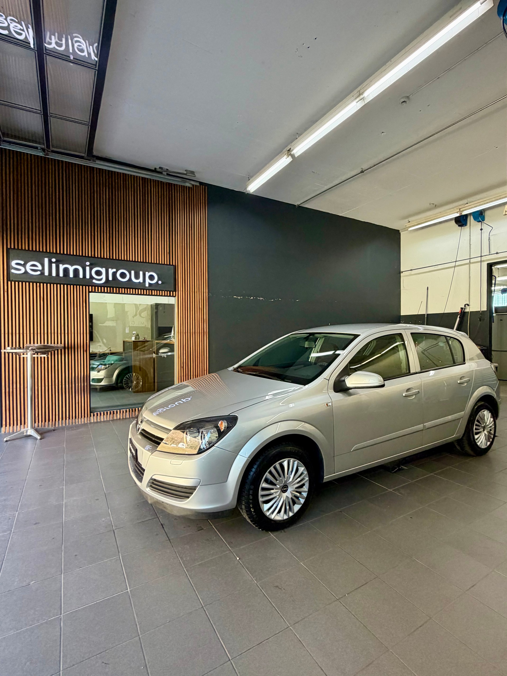 OPEL Astra 1.8i 16V Essentia-image-0