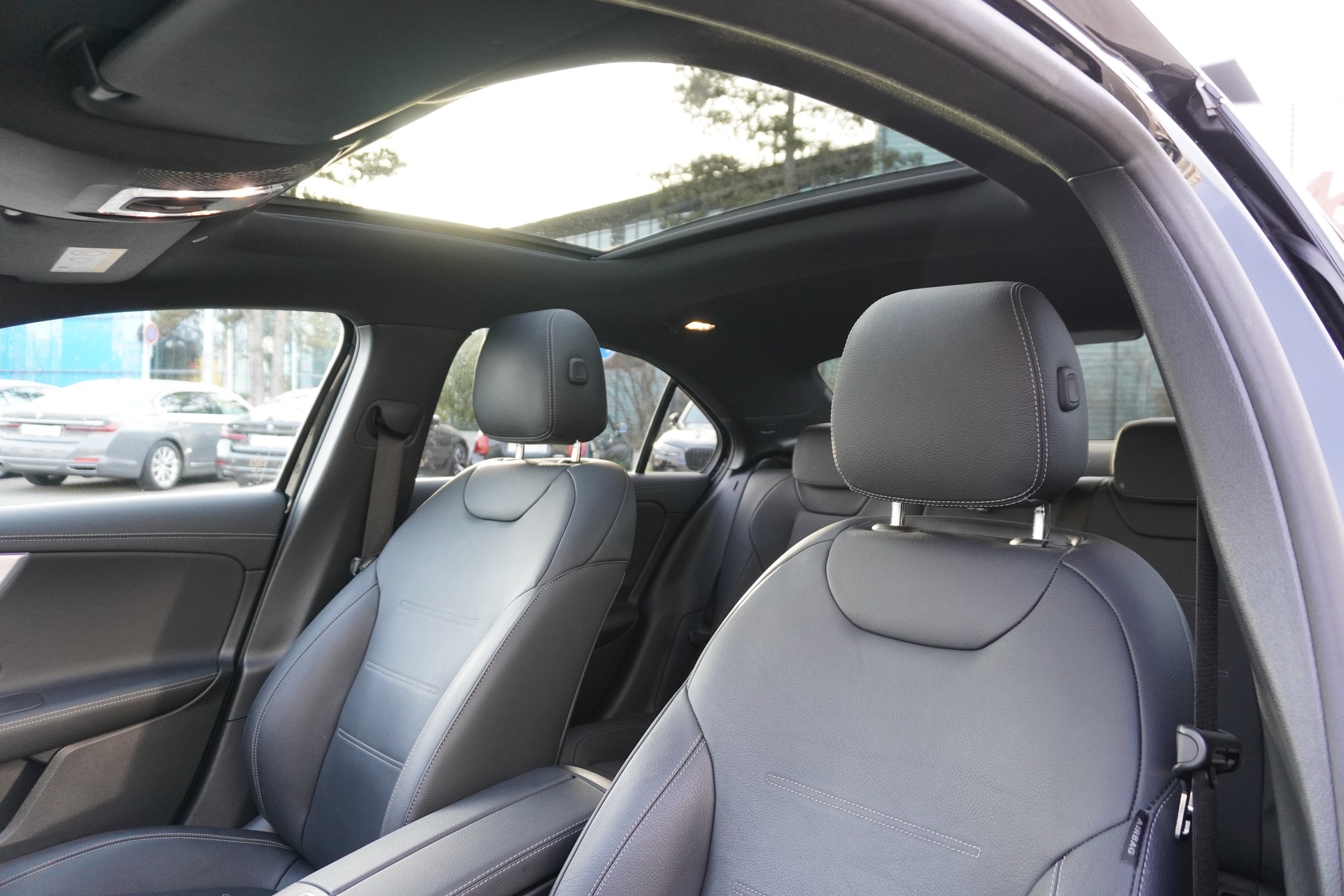 MERCEDES-BENZ A 35 AMG 4Matic Speedshift-image-13