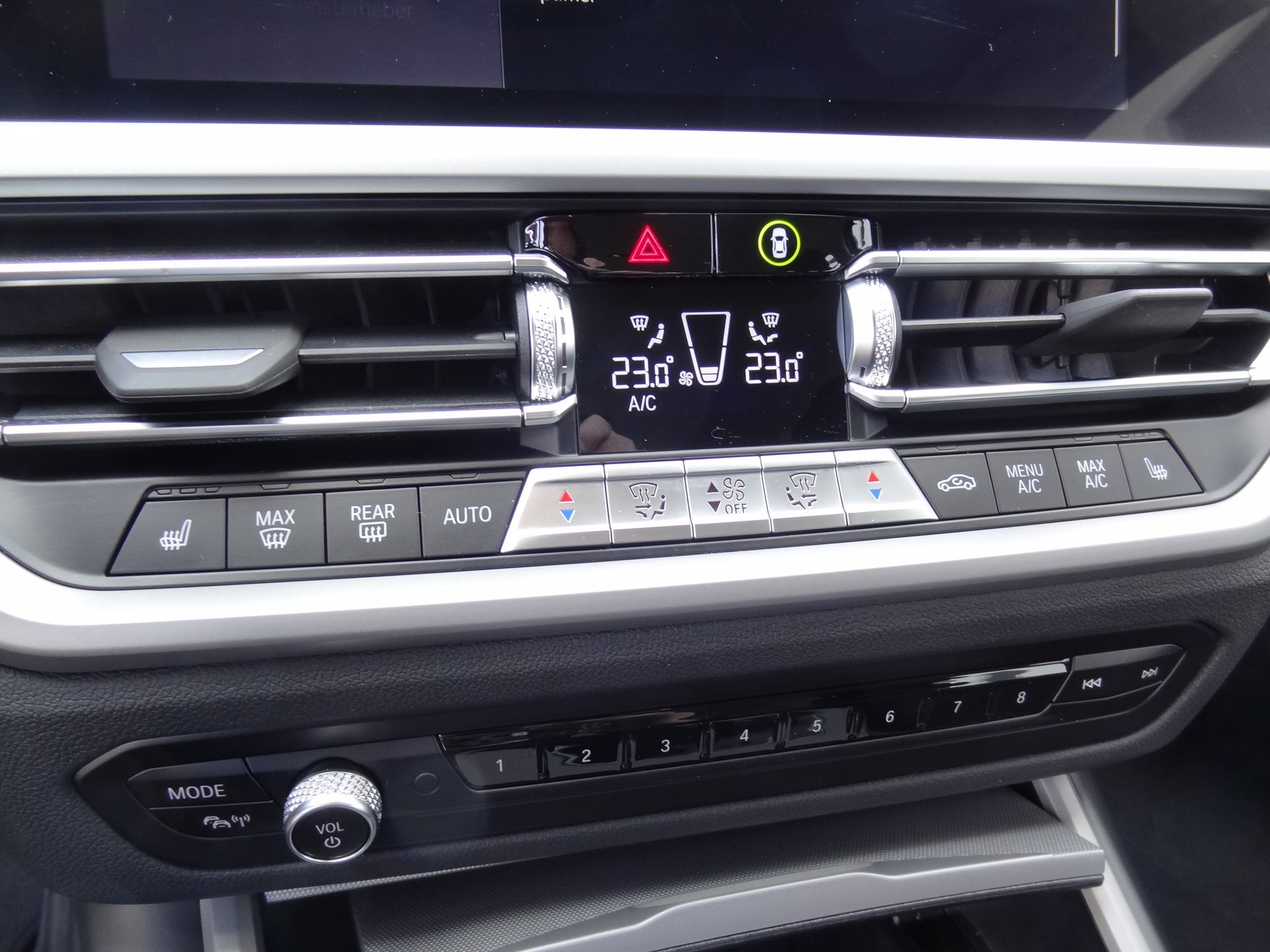 BMW 320d xDrive 48V Touring Steptronic-image-10