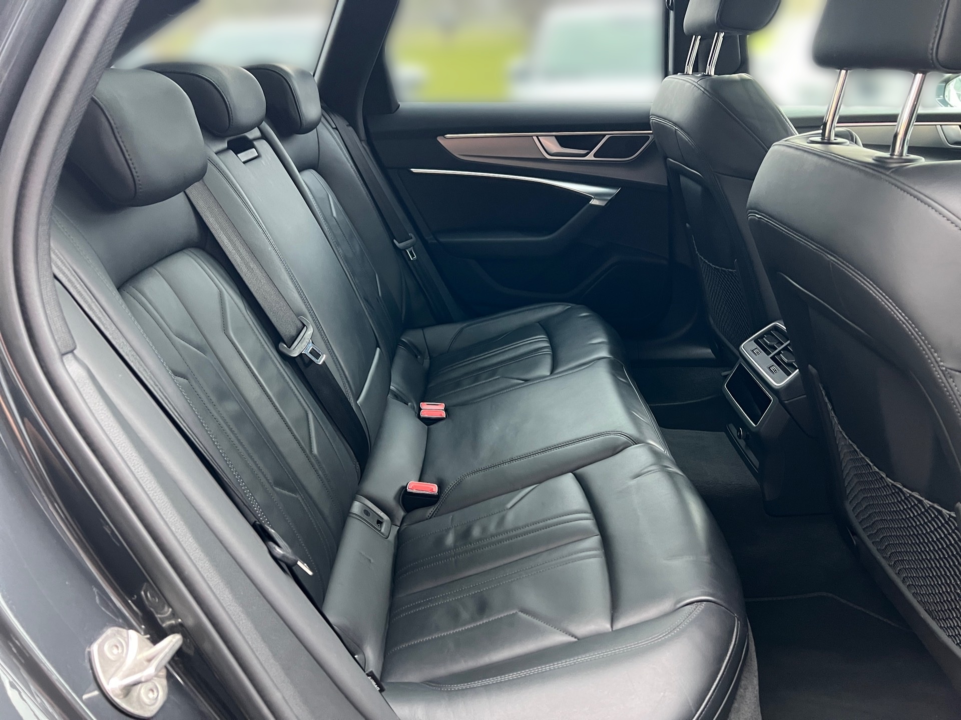 AUDI A6 Avant 45 TFSI Sport S-tronic quattro-image-12