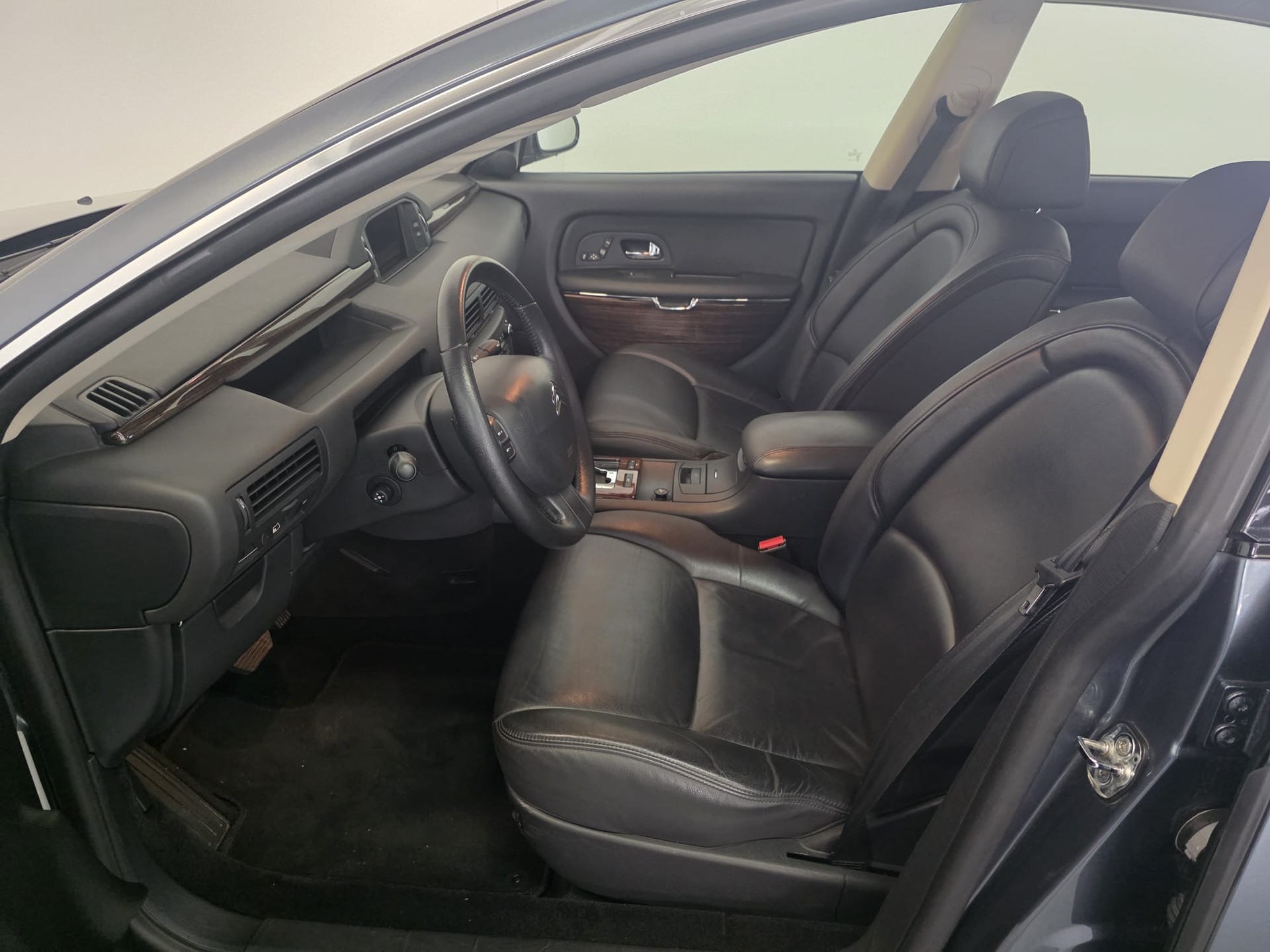 CITROEN C6 Sedan 2.7 HDi V6 Exclusive Automatic-image-15