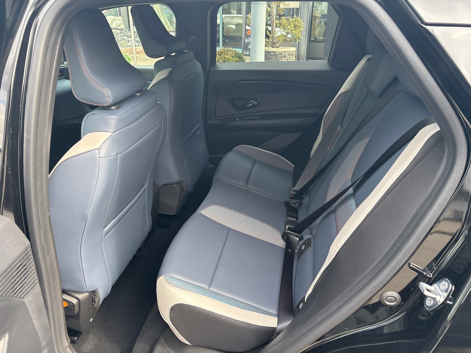 NISSAN Micra 52kWh Evolve-image-15