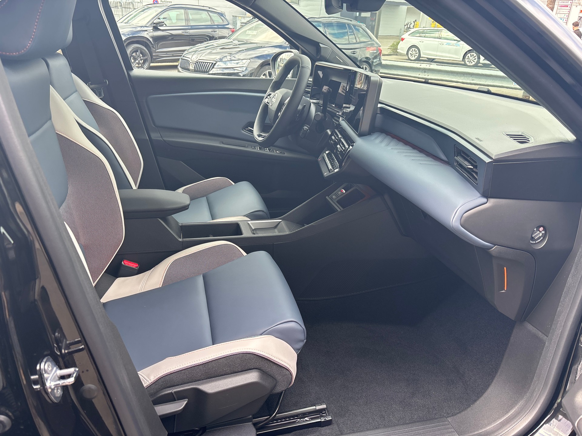 NISSAN Micra 52kWh Evolve-image-14