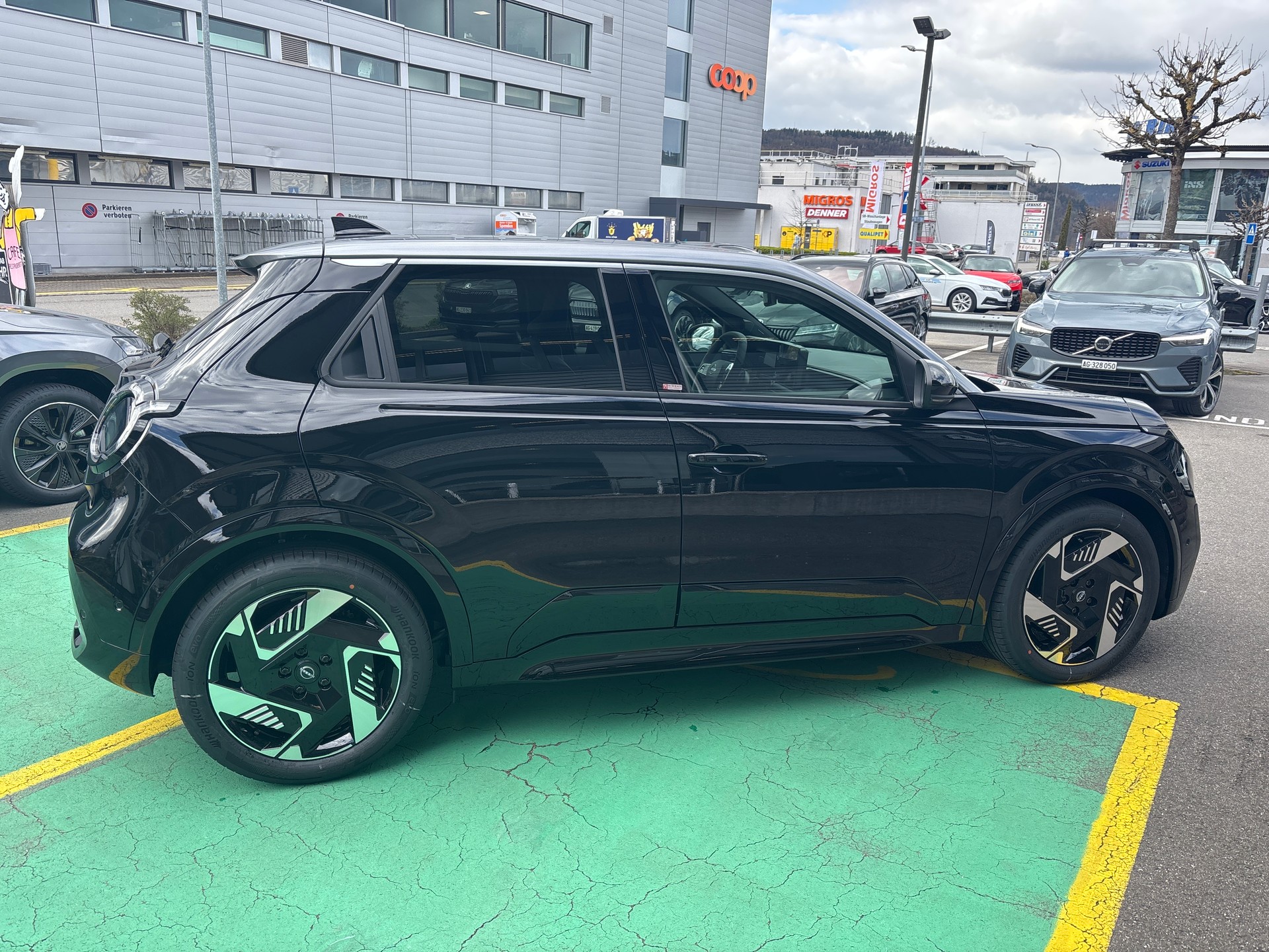 NISSAN Micra 52kWh Evolve-image-4