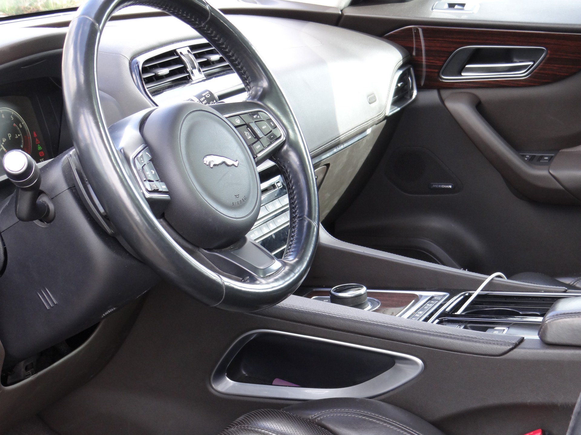JAGUAR F-Pace 3.0 V6 Portfolio AWD Automatik-image-8
