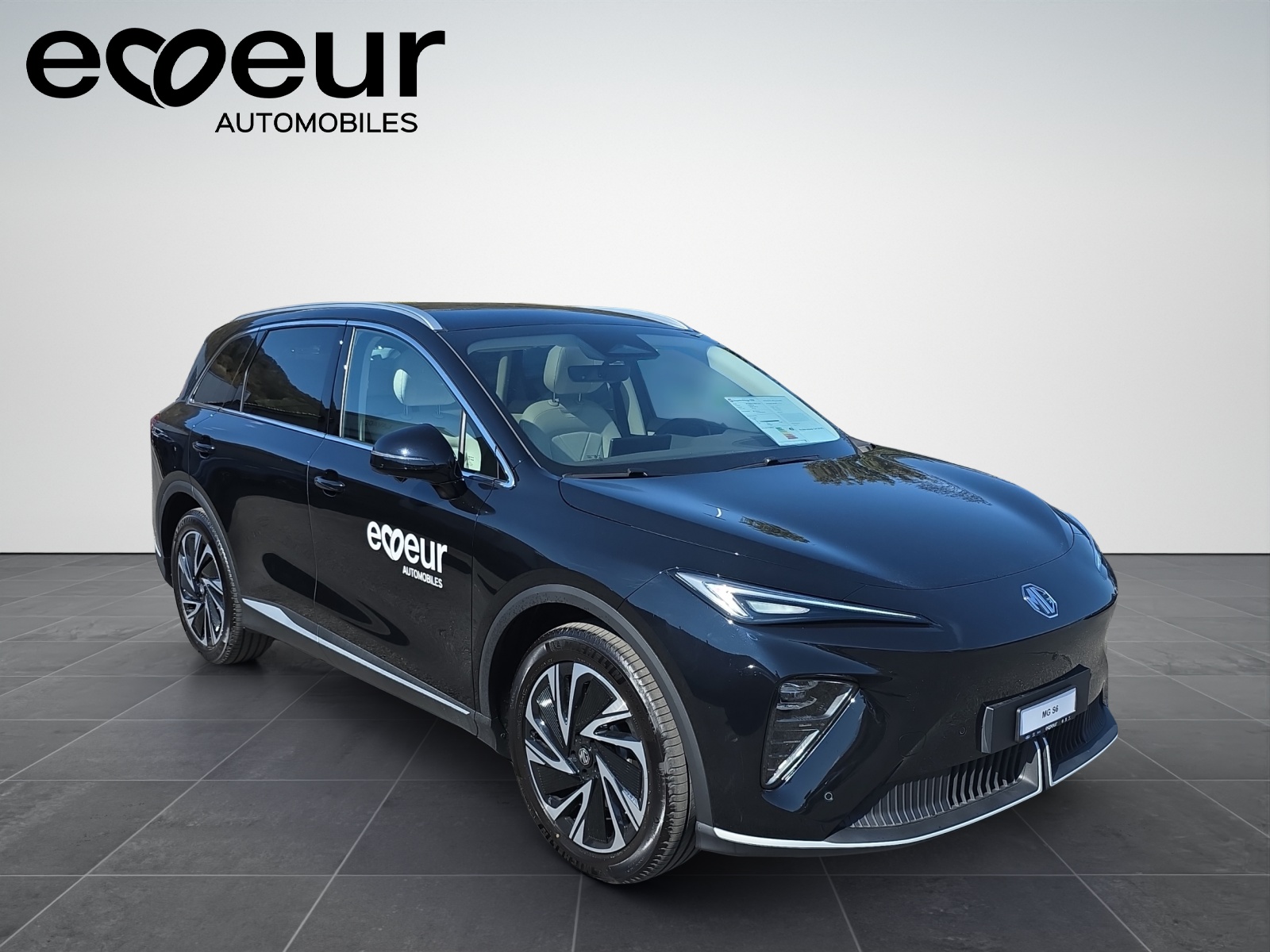 MG S6 EV 77 kWh Luxury 4WD DEMO-image-7