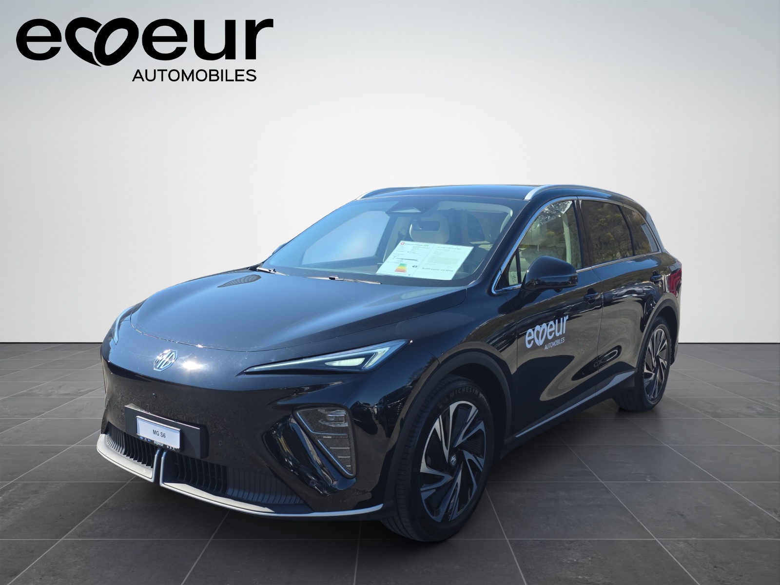MG S6 EV 77 kWh Luxury 4WD DEMO-image-1