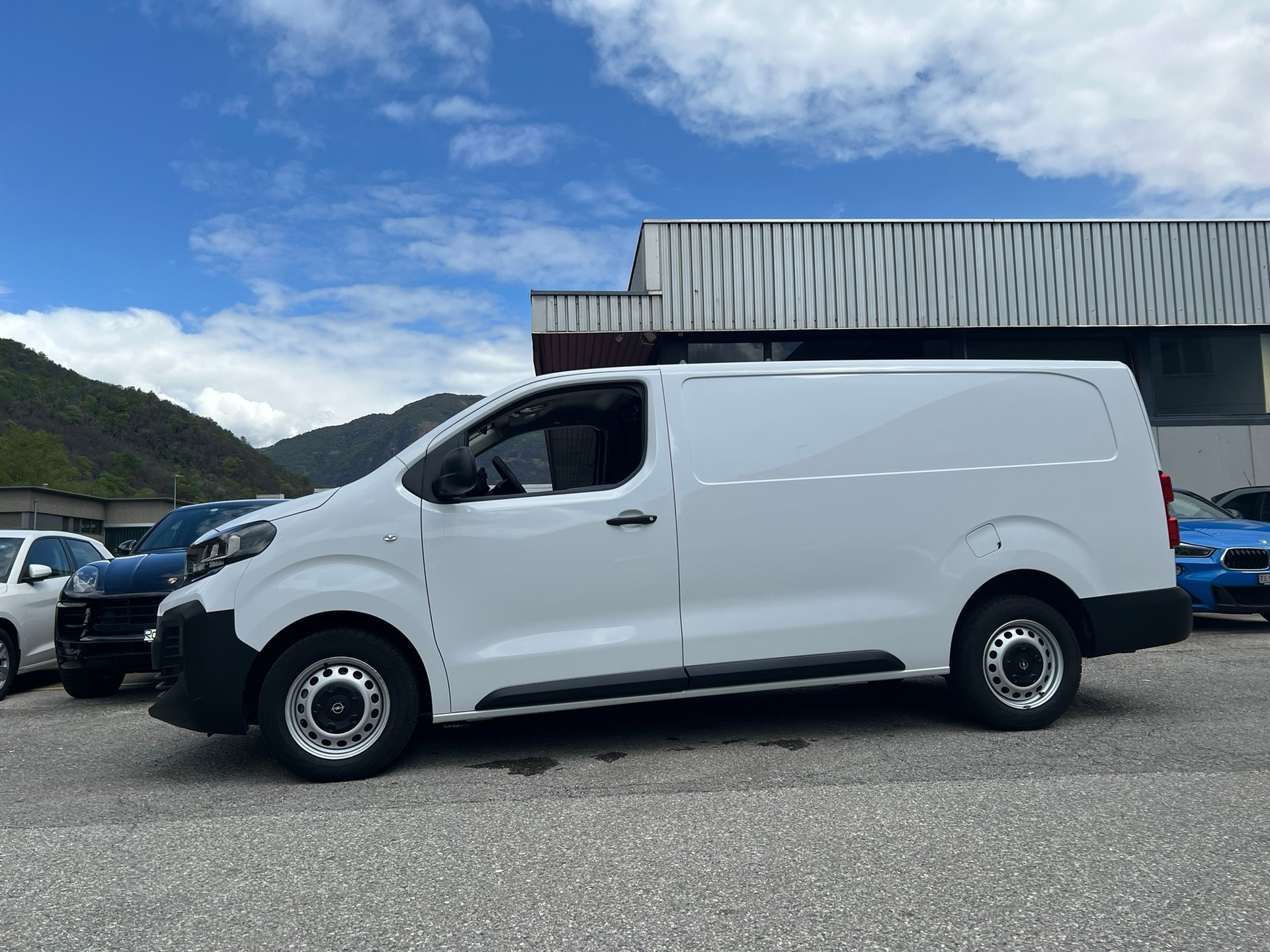 OPEL Vivaro Cargo 2.0 D XL EN