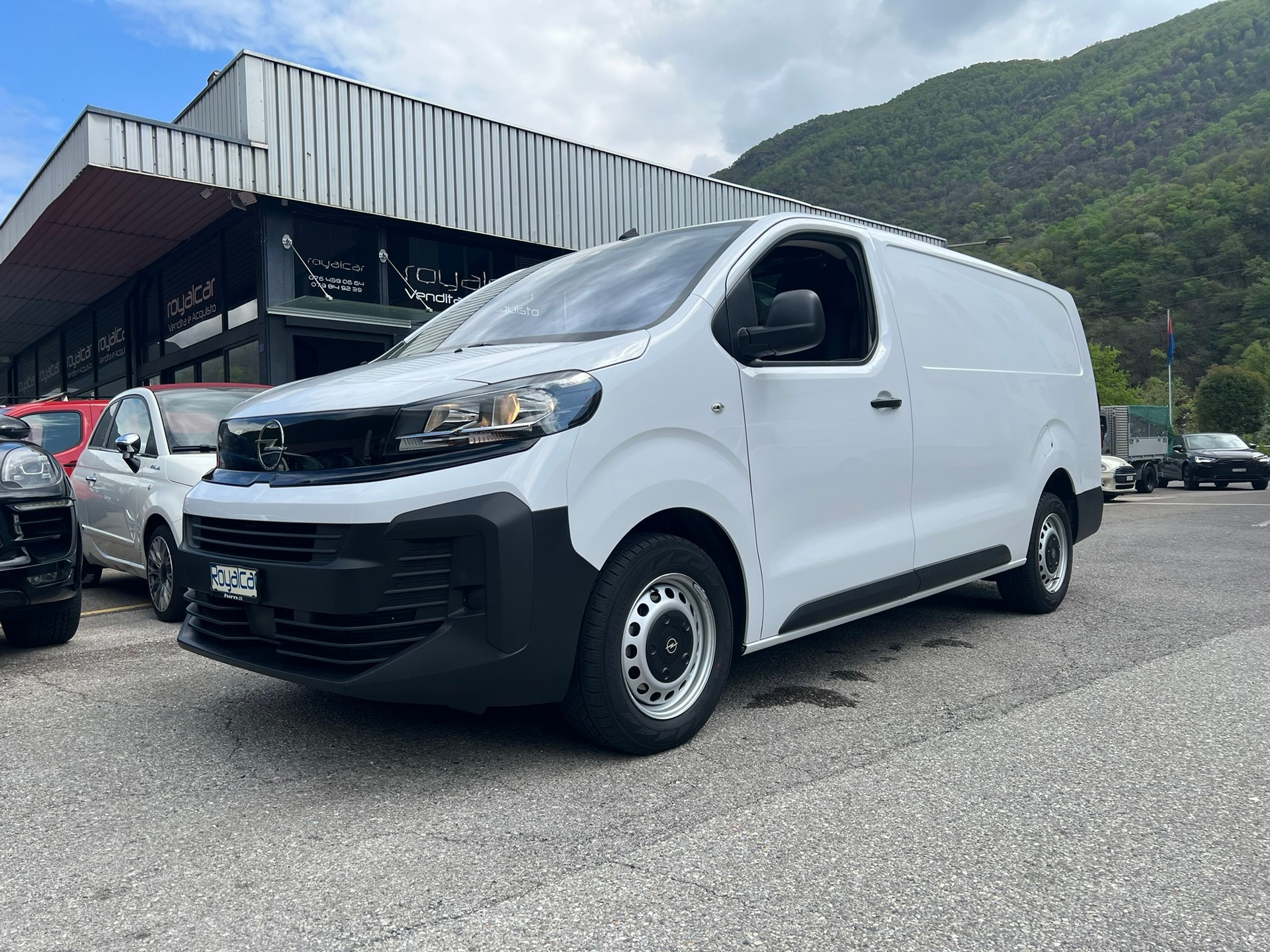 OPEL Vivaro Cargo 2.0 D XL EN-image-1