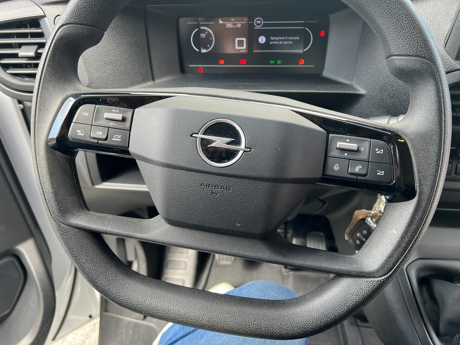 OPEL Vivaro Cargo 2.0 D XL EN-image-10