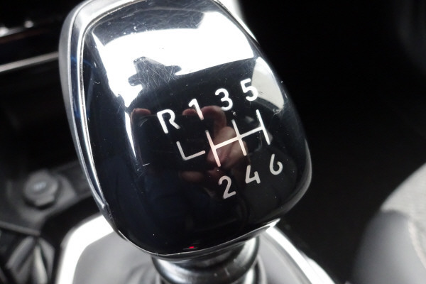 PEUGEOT 2008 1.2 PureTech Ac.Pack-image-6