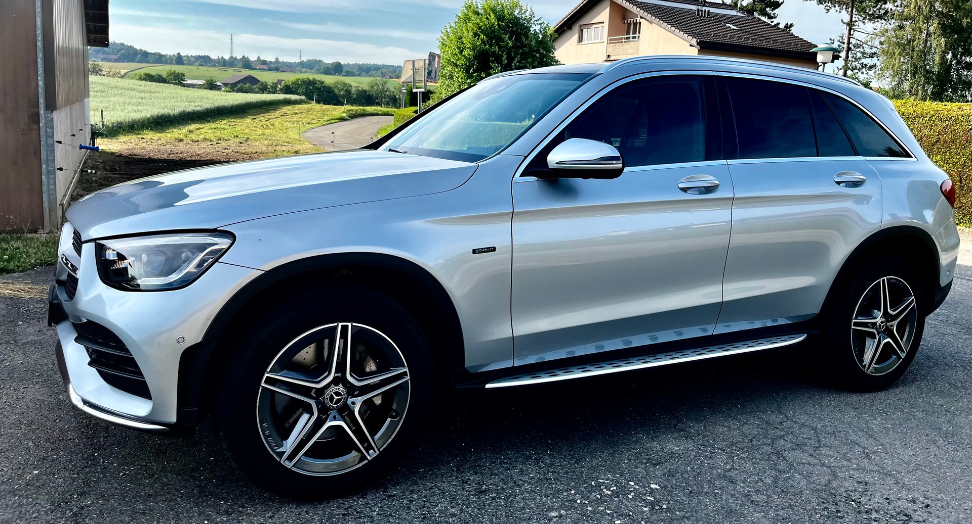 MERCEDES-BENZ GLC 300 de AMG Line 4Matic 9G-Tronic-image-2